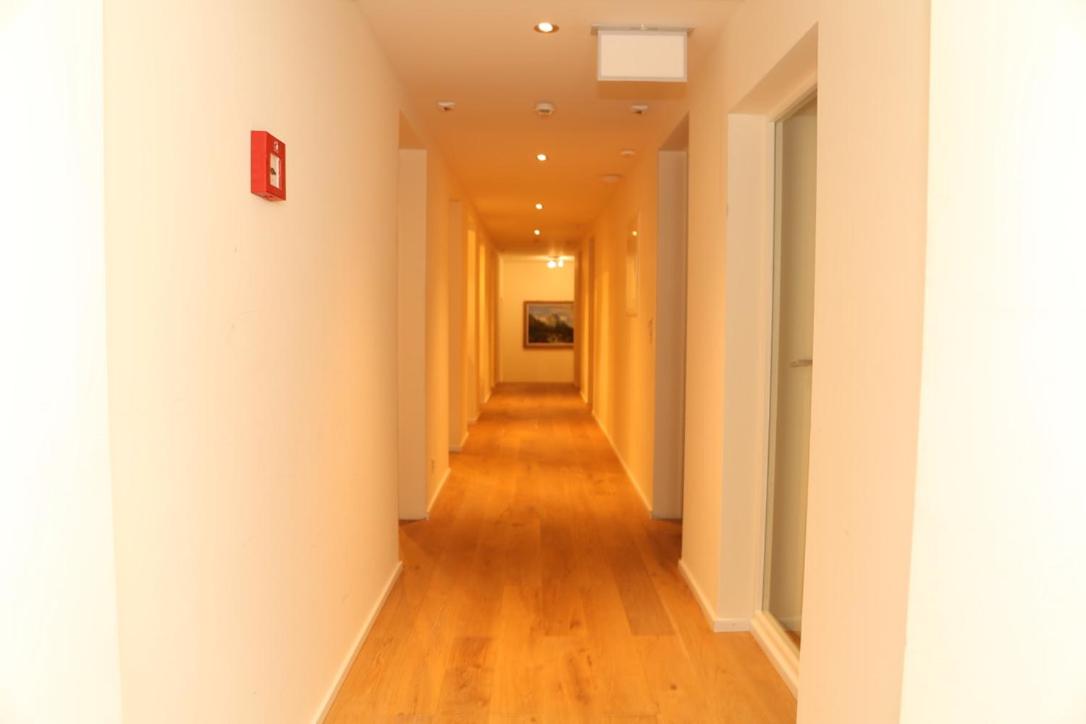 Deluxe King Room - Photo 2