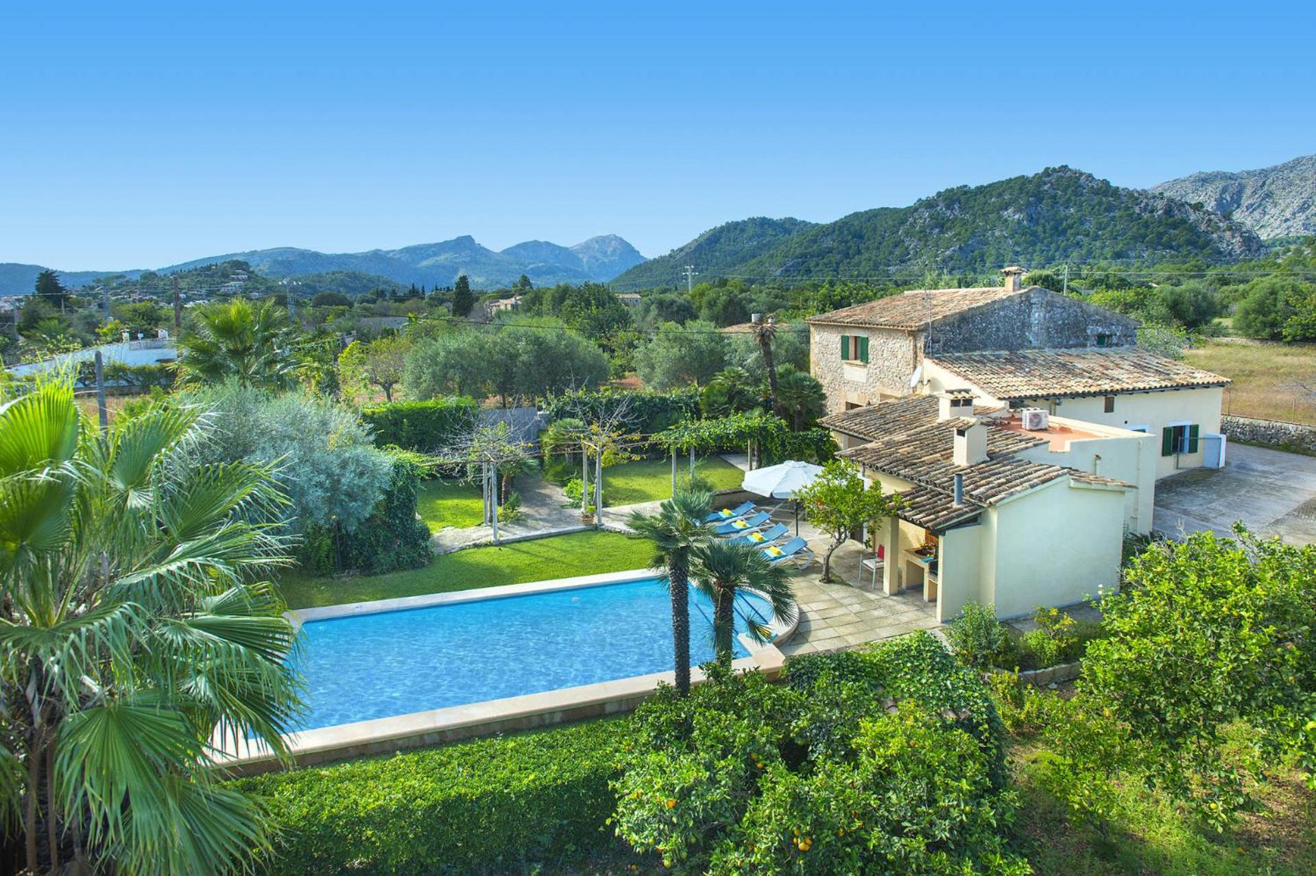 Villa photo 2