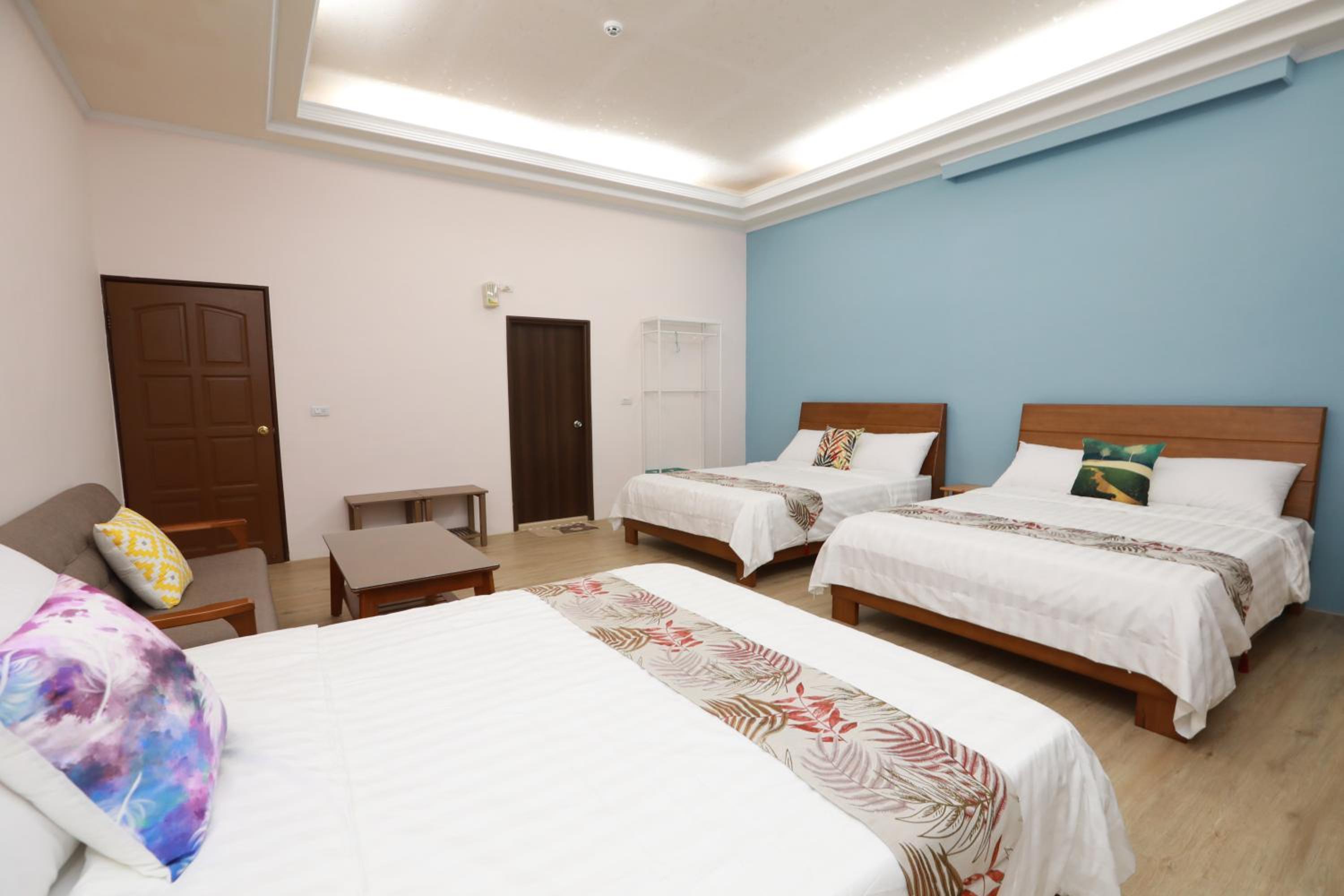 Deluxe Family Suite photo 3
