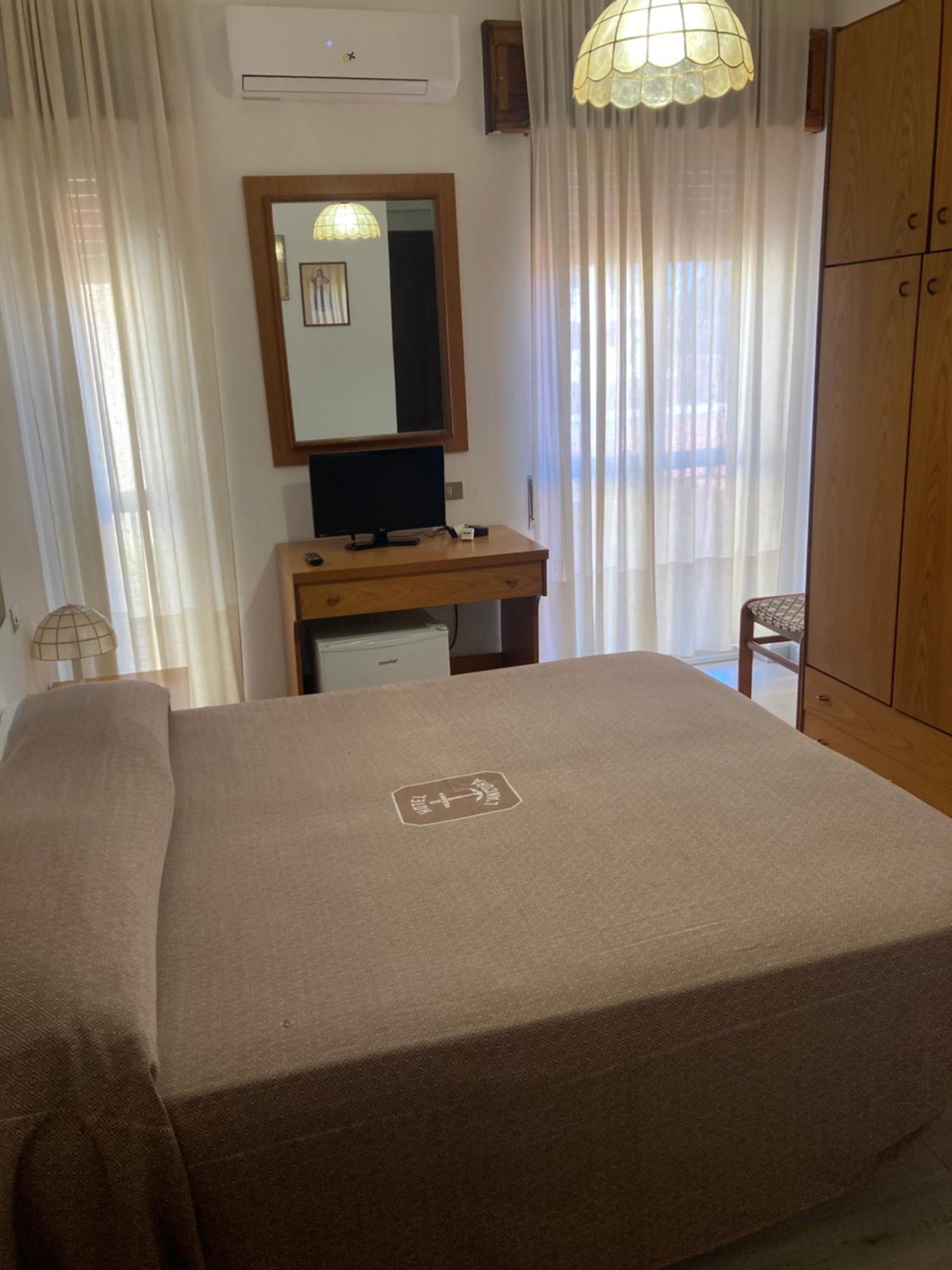 Small Double Room photo 1