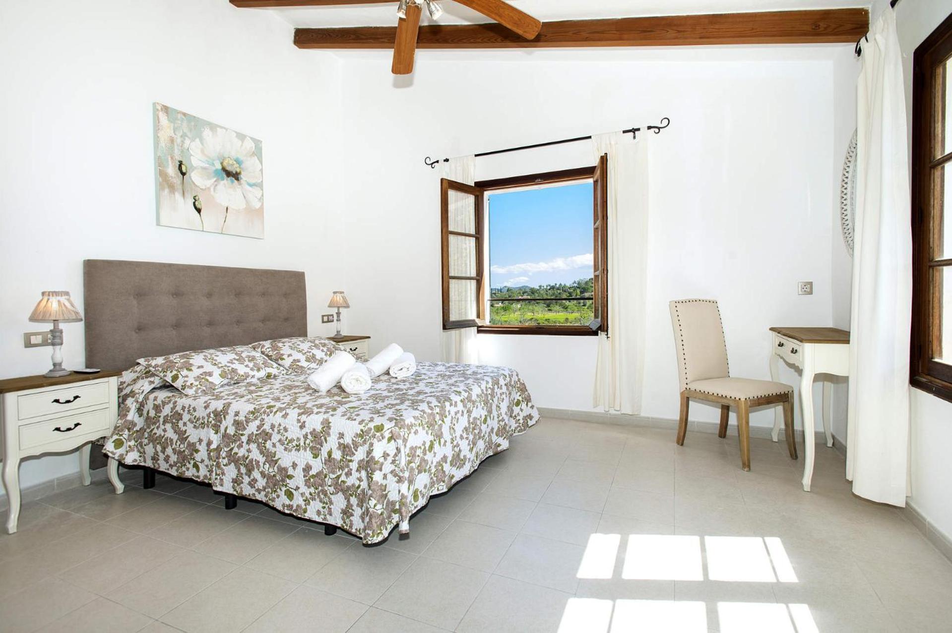 Villa de Cuatro Habitaciones