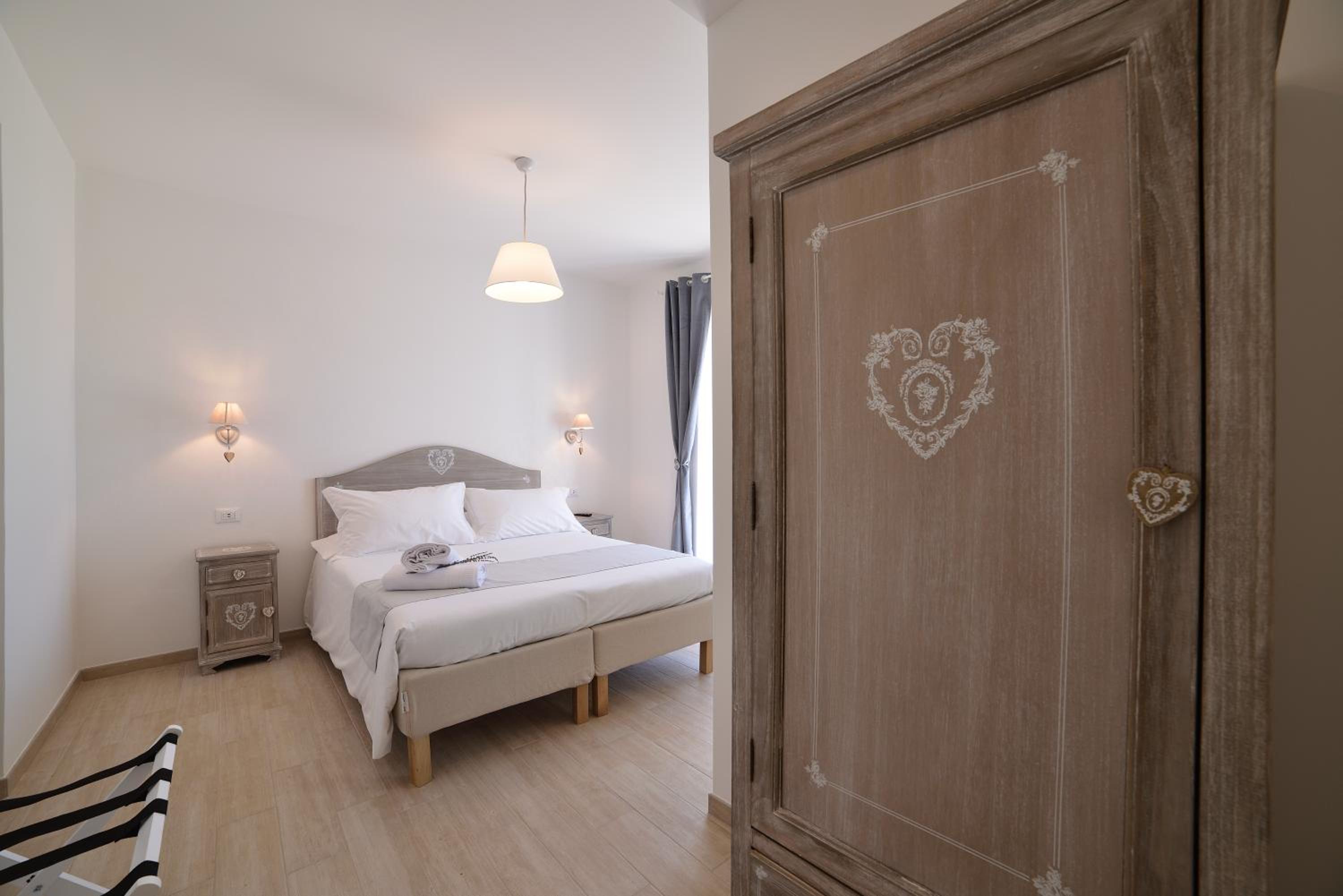 Double Room with Patio photo 2