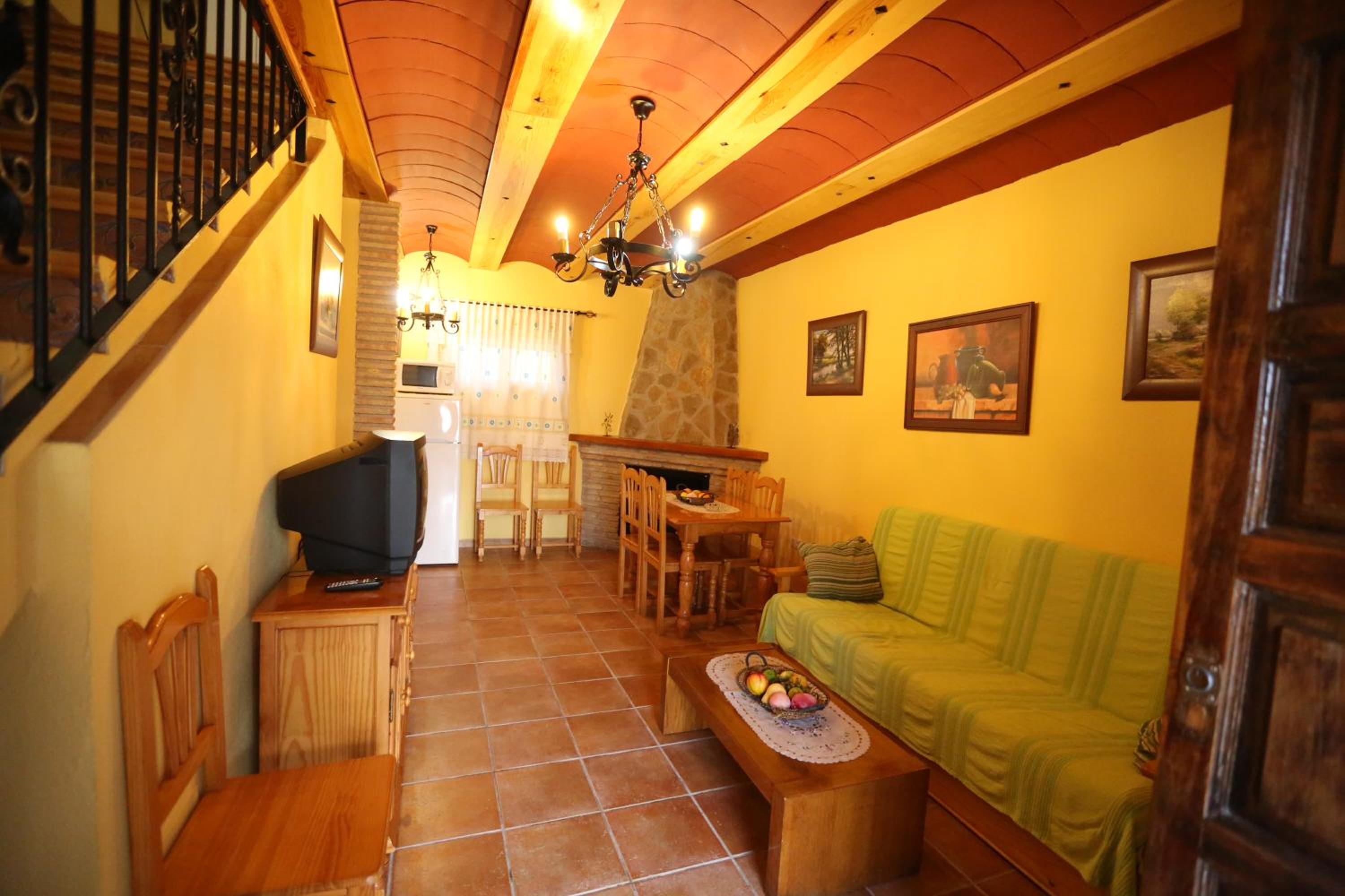Three-Bedroom House photo 3