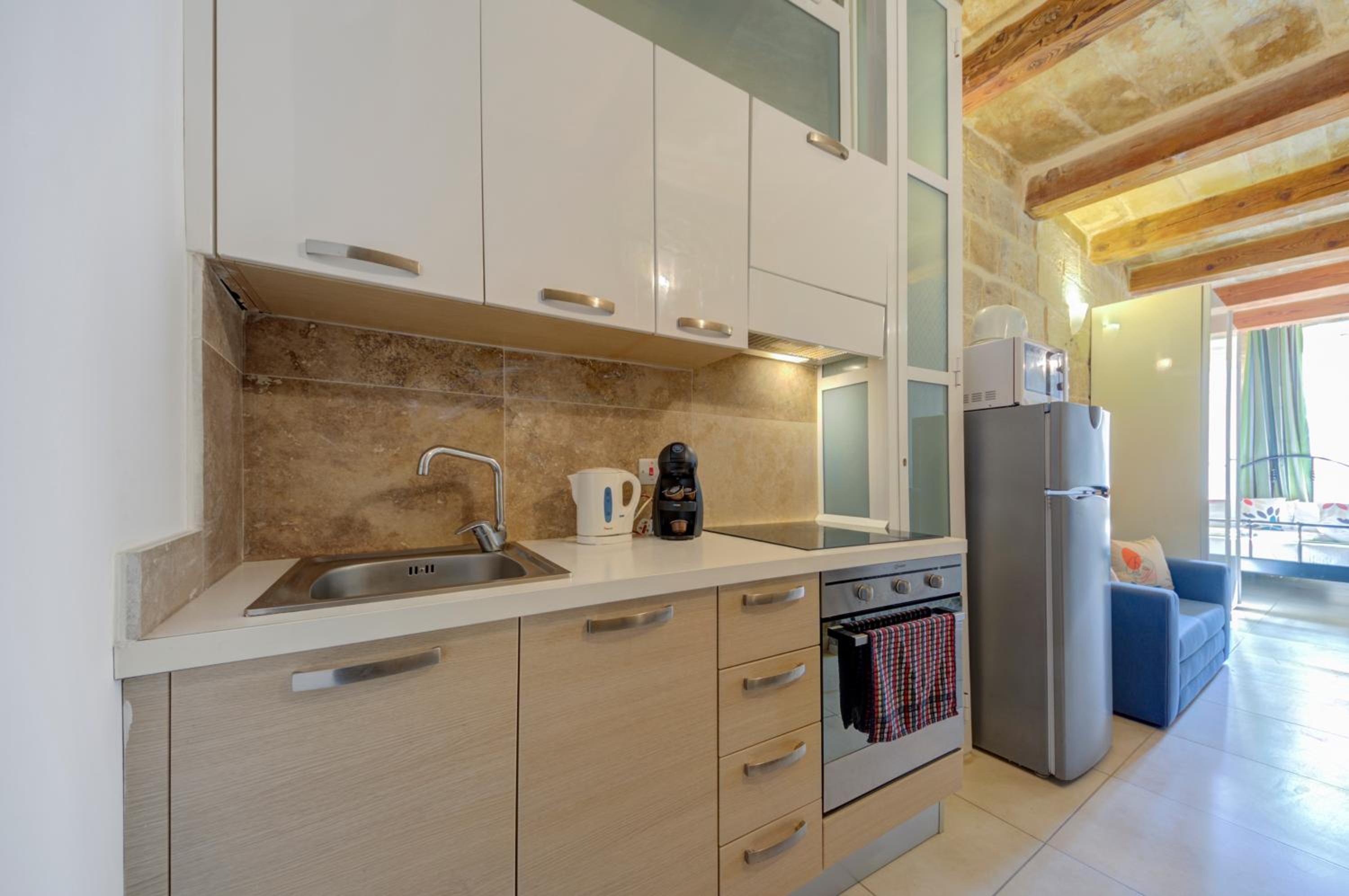Studio Apartment - Photo 4