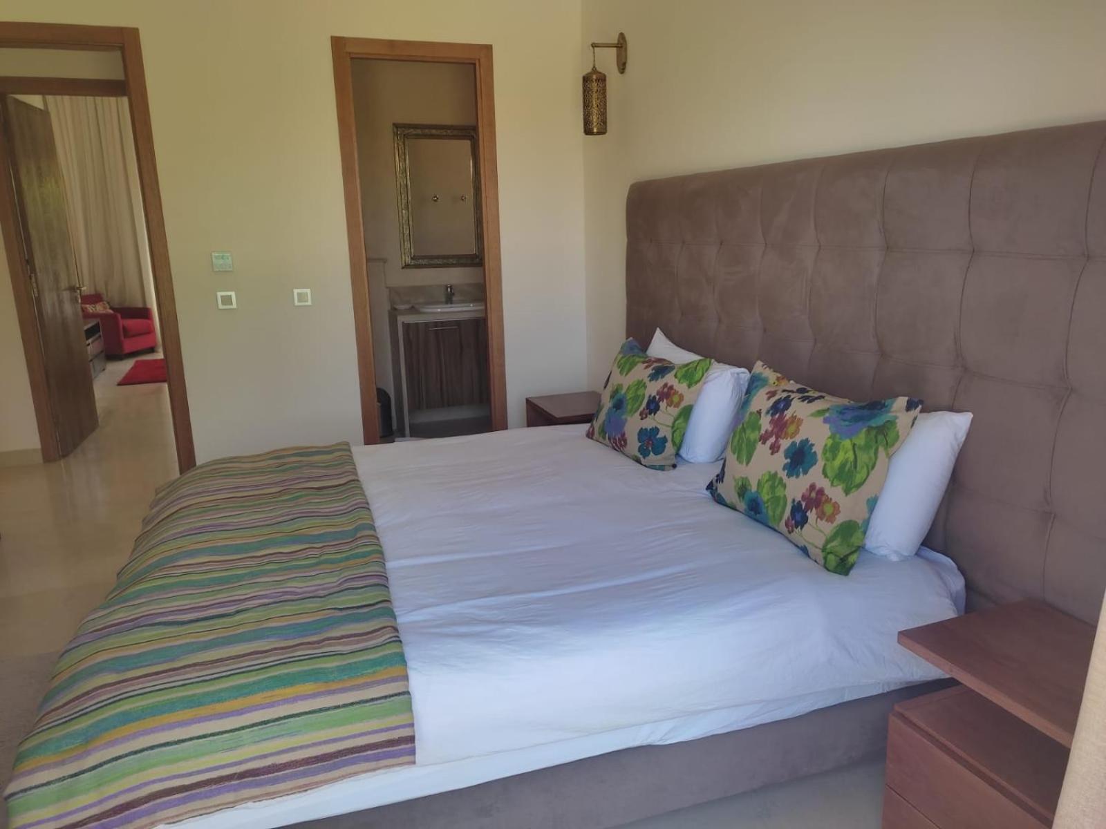 Three-Bedroom Villa - Photo 18