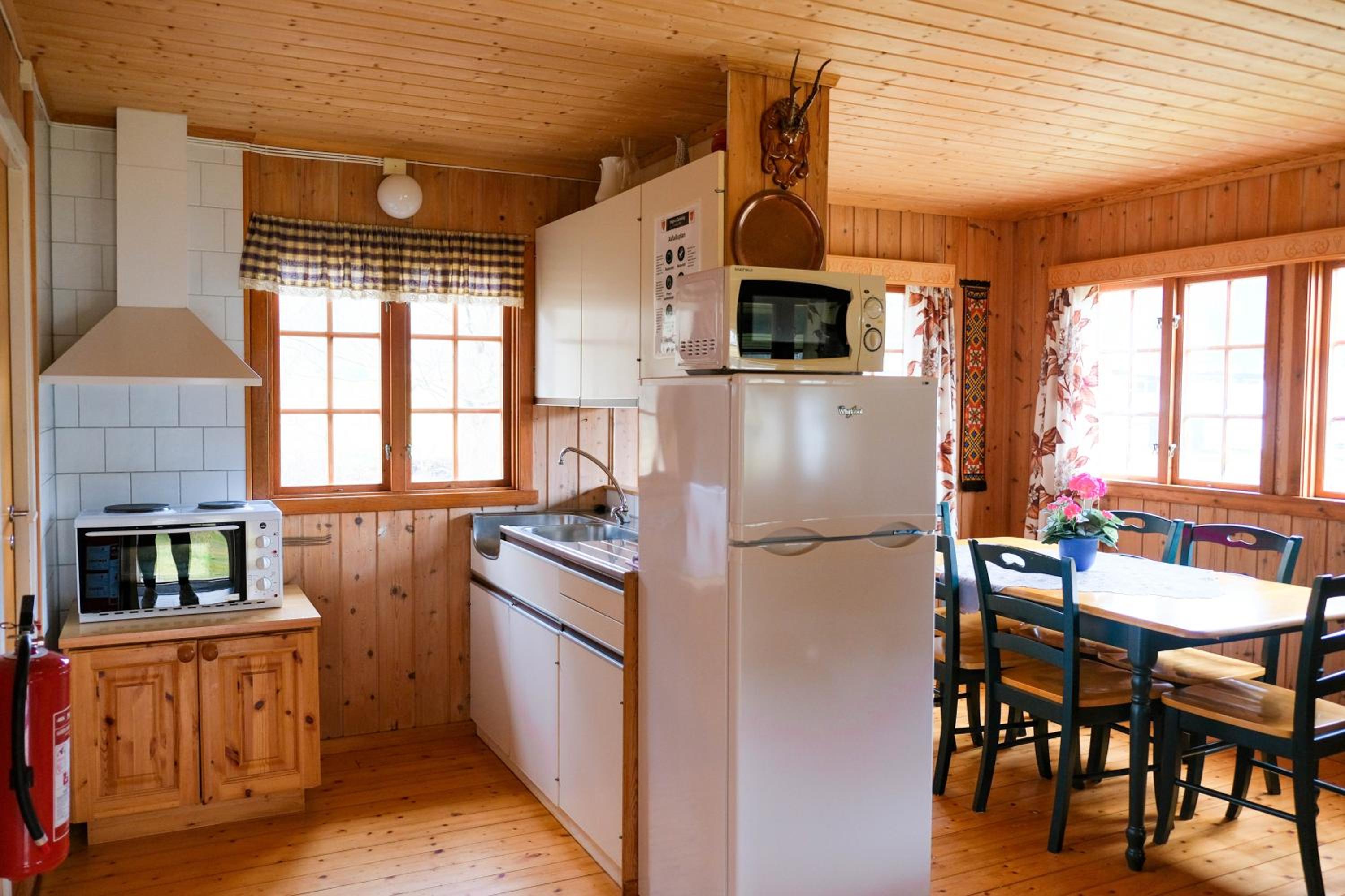 Two-Bedroom Cottage - Photo 7