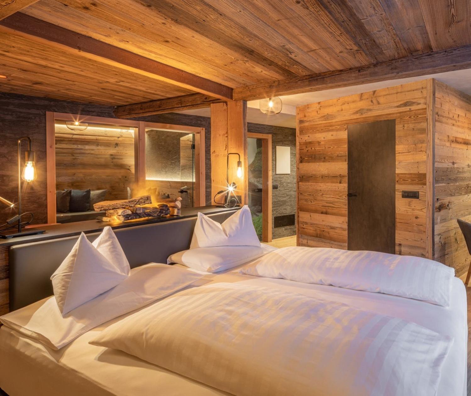 Deluxe Suite - Photo 1