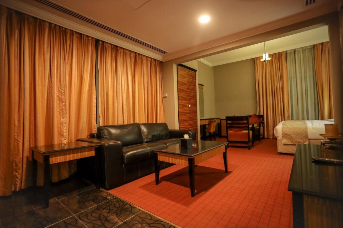 Family Room with Sea View photo 2