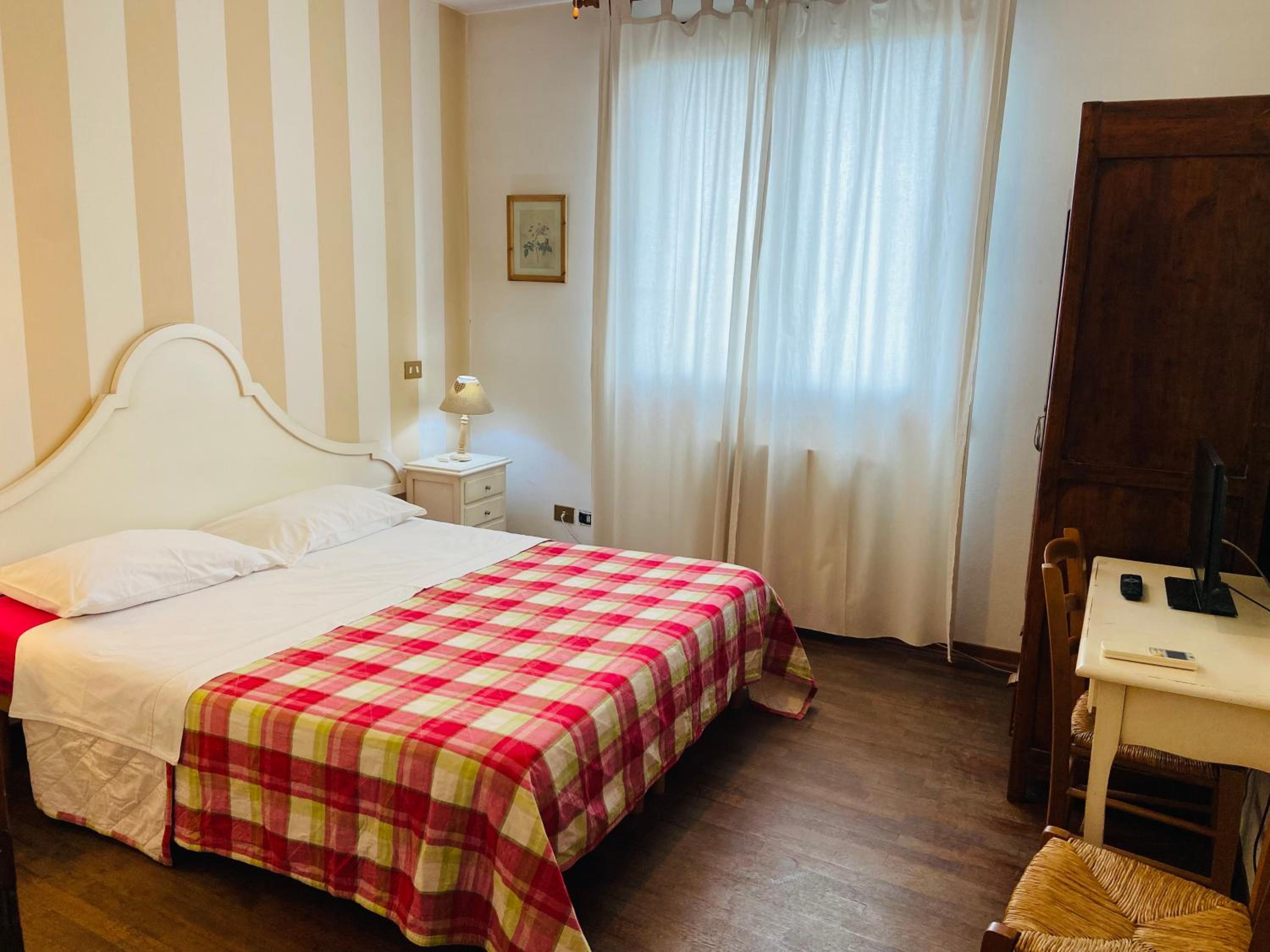 Double or Twin Room photo 2