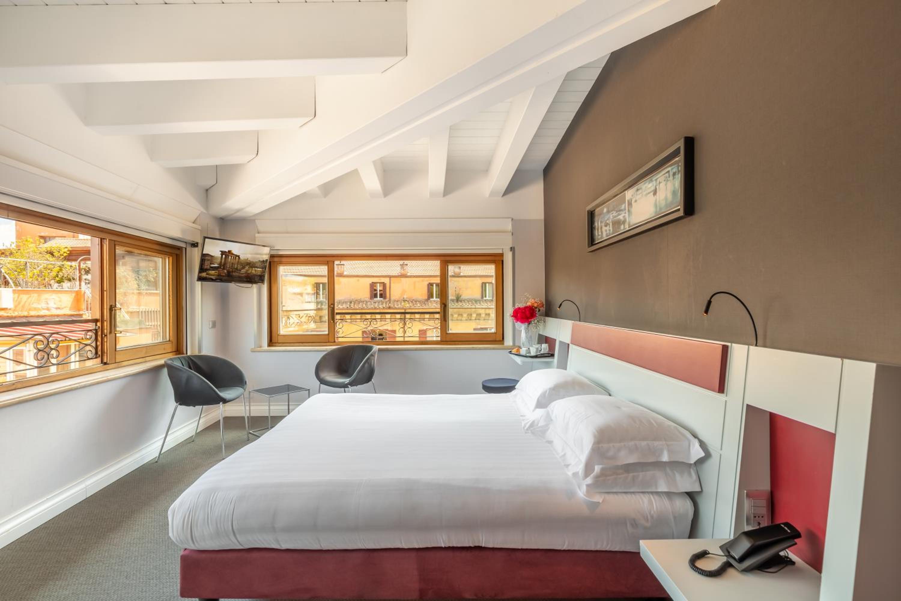Superior Double or Twin Room with City View photo 1