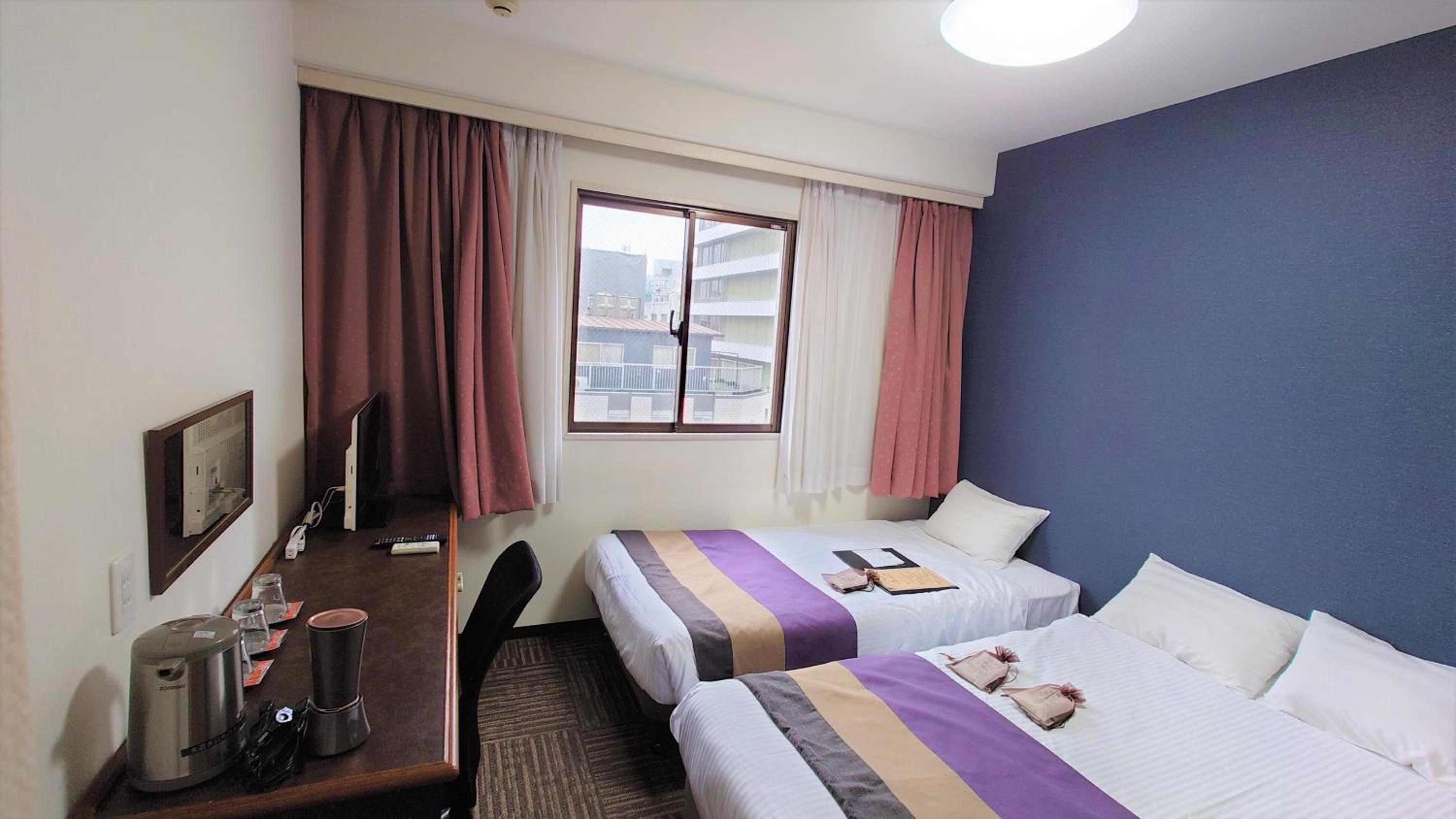 Twin Room - Non-Smoking