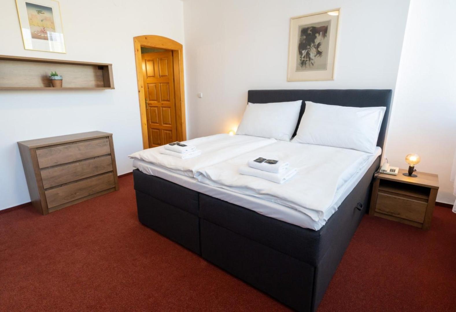 King Suite - Photo 2