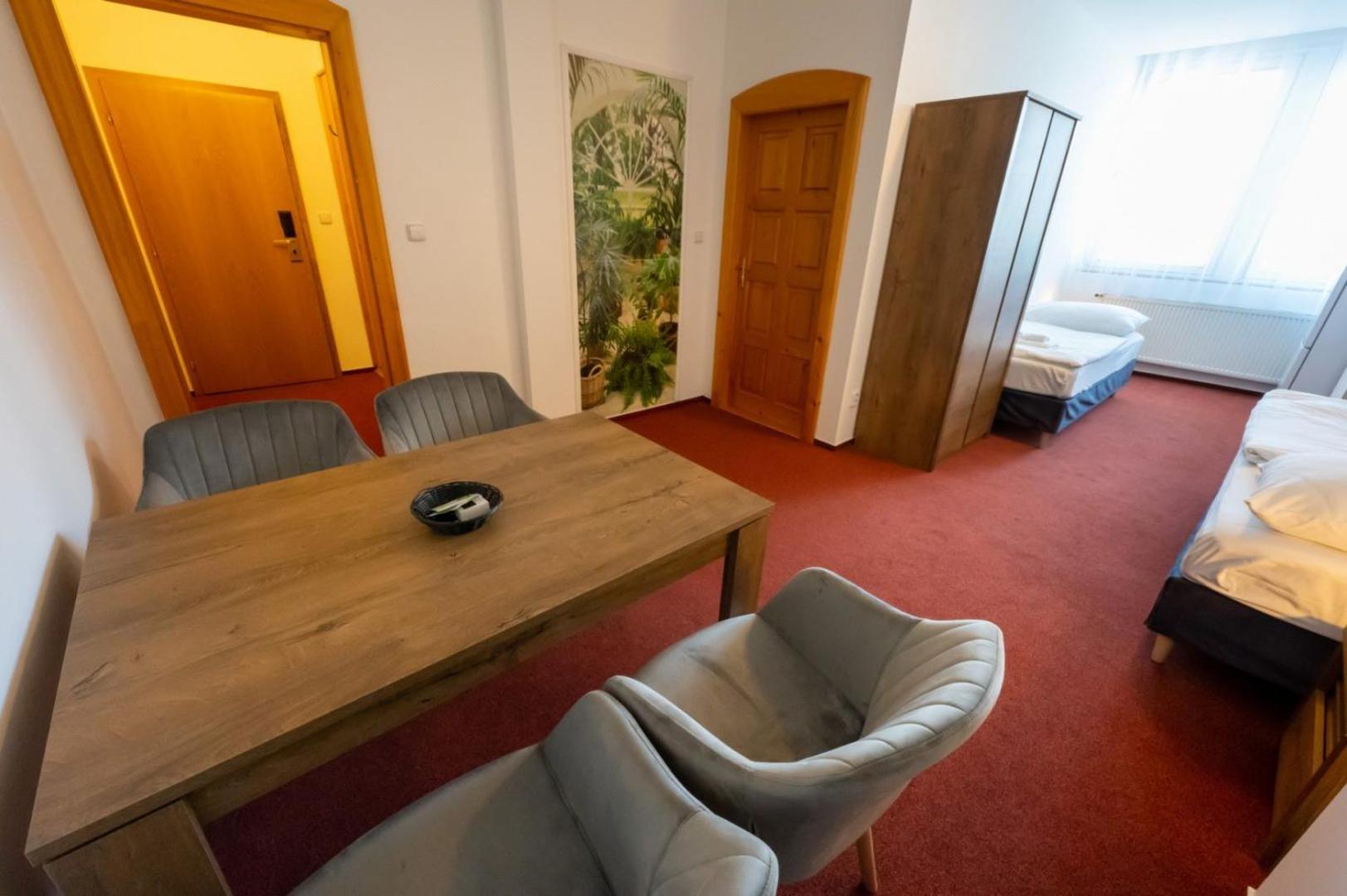 King Suite - Photo 1