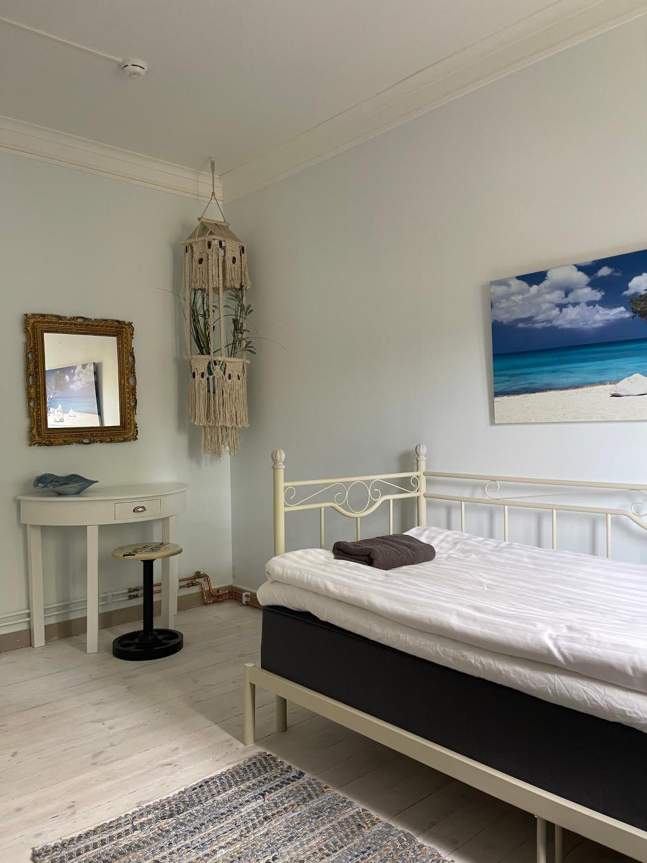 Standard Single Room with Shared Bathroom photo 3