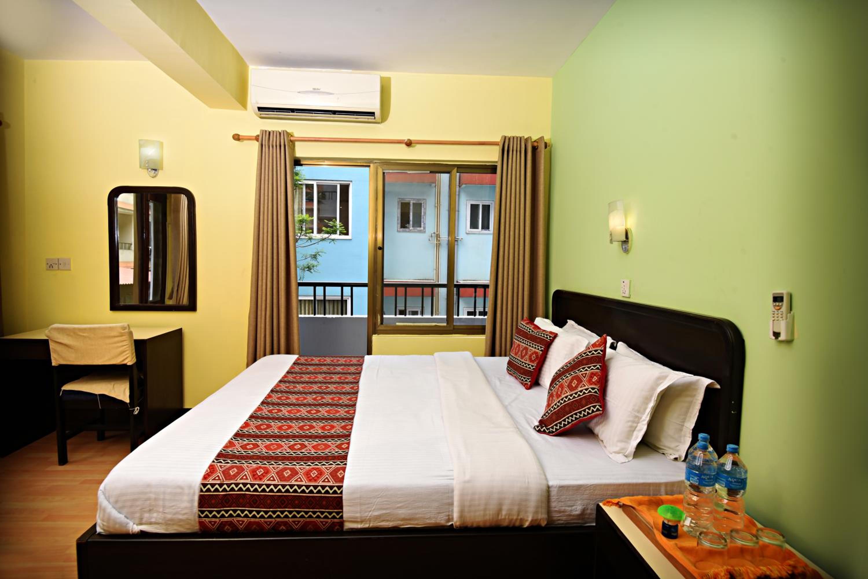 Deluxe Double or Twin Room photo 2