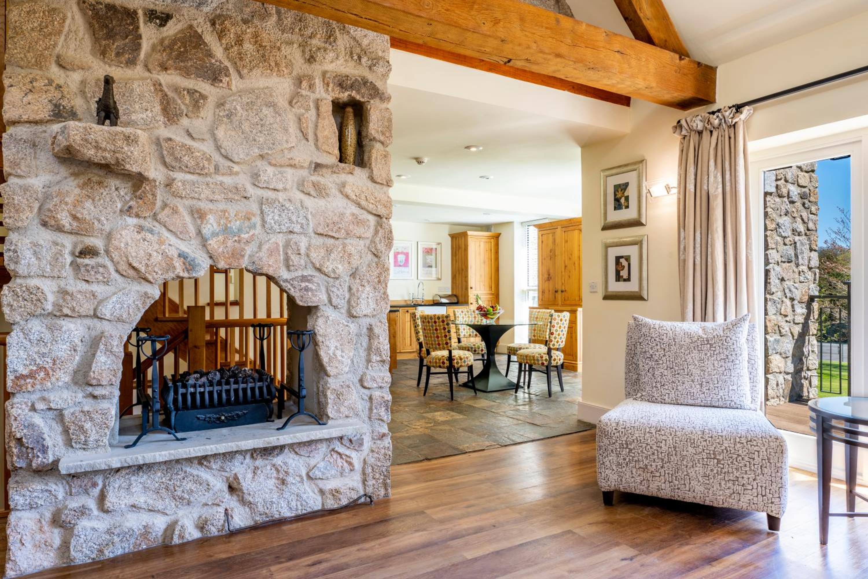 Castle Lodge - Photo 5