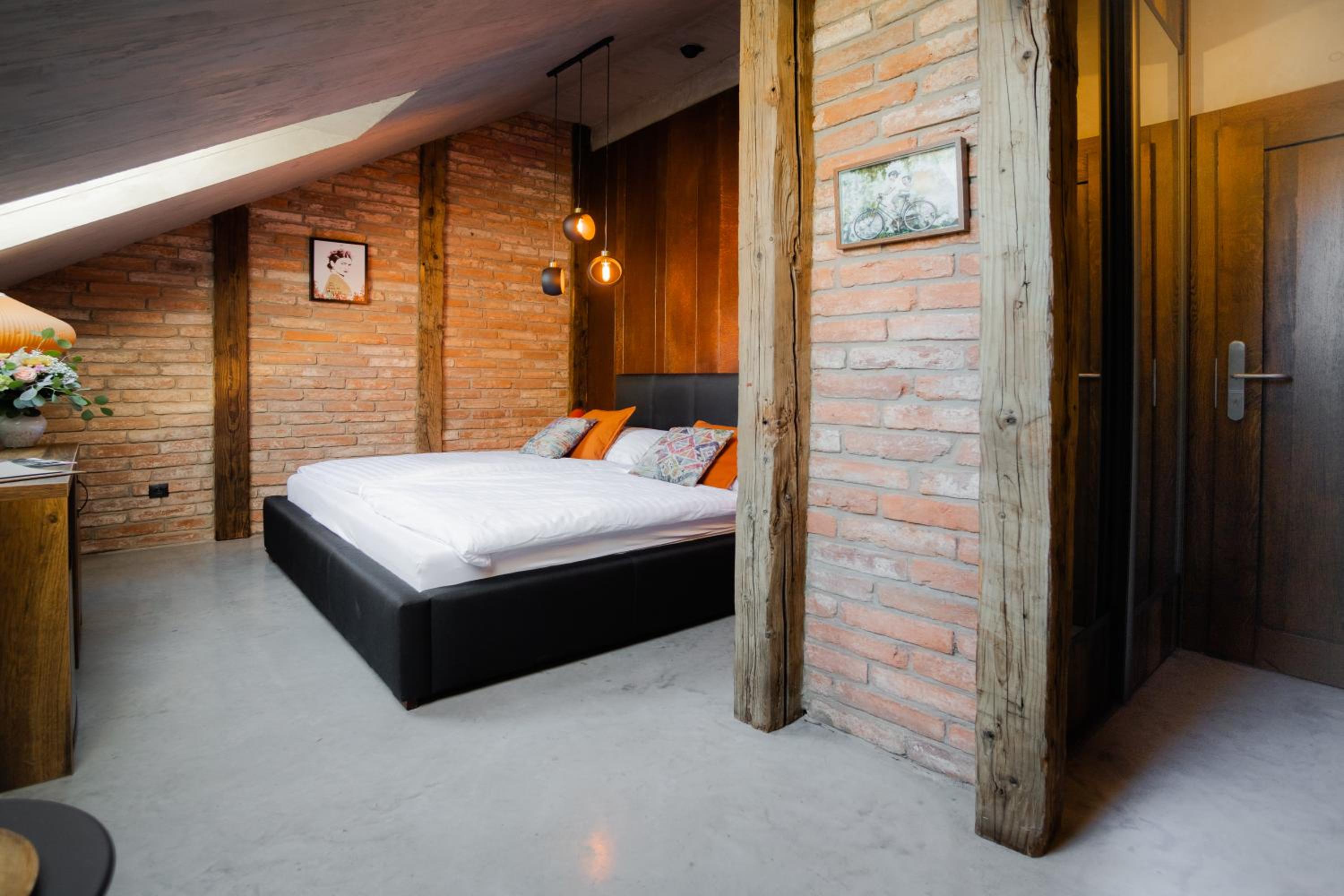 Double Room with Private Bathroom - Photo 5