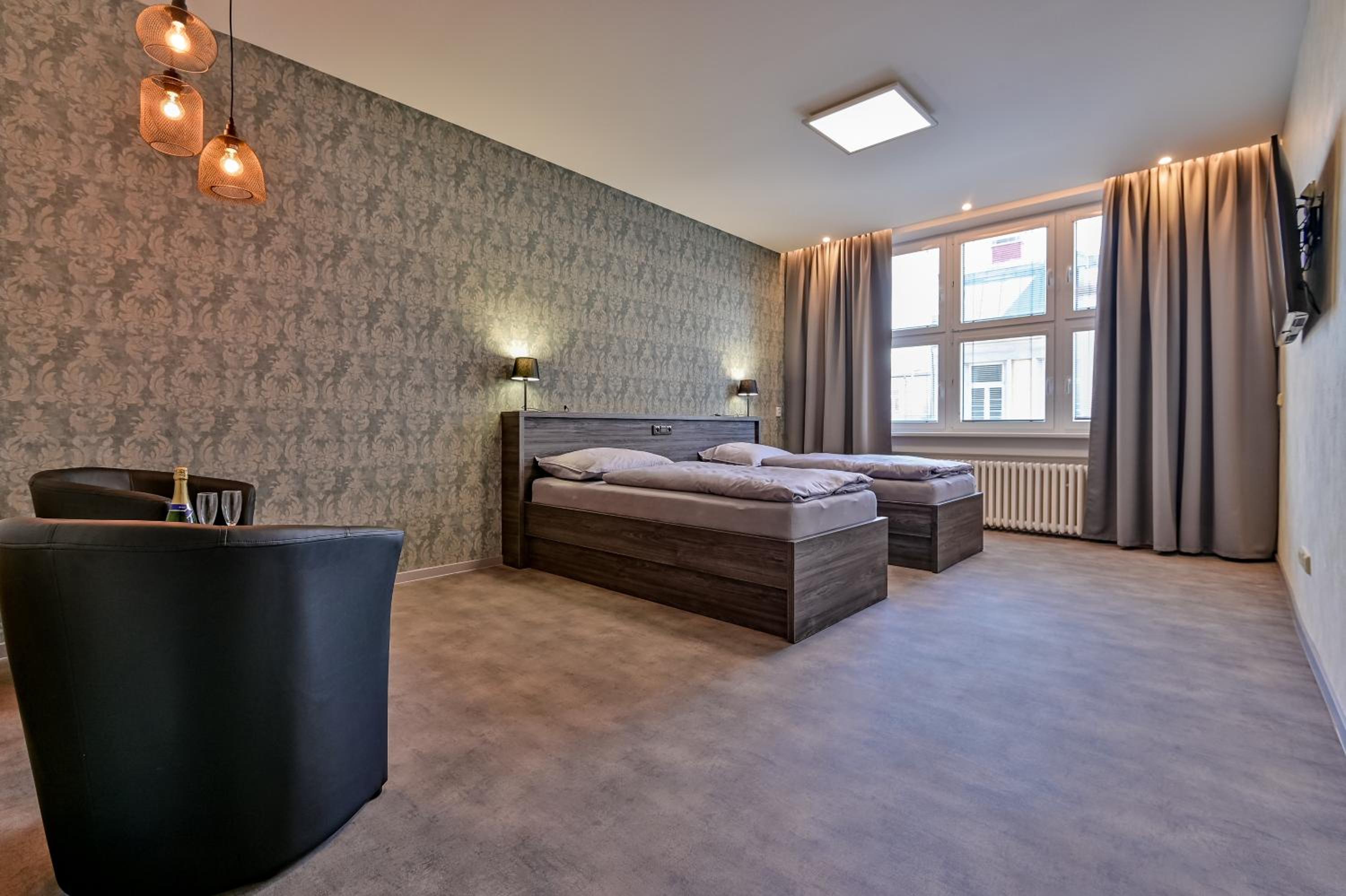 Standard Twin Room - Photo 1