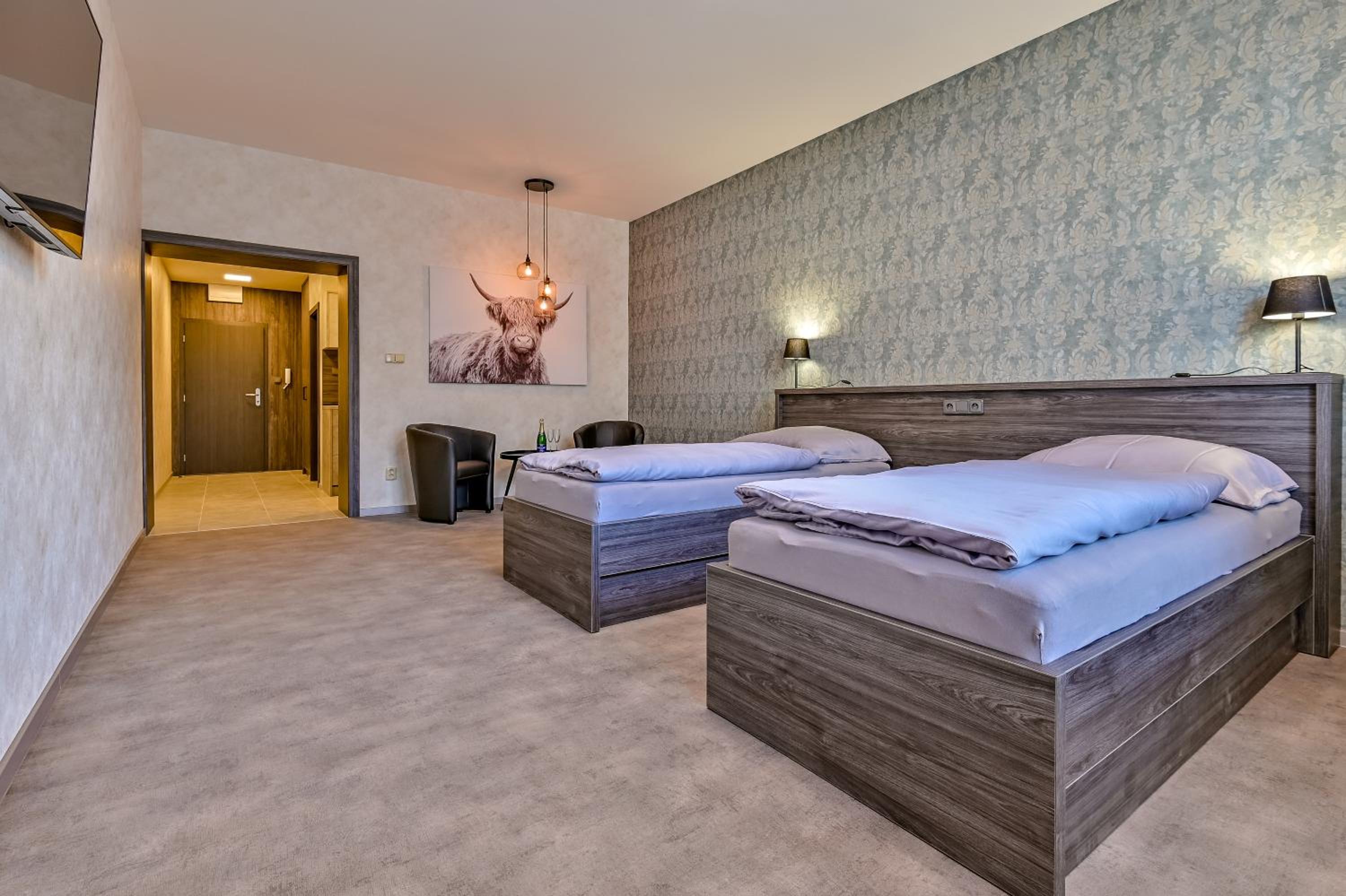 Standard Twin Room - Photo 2