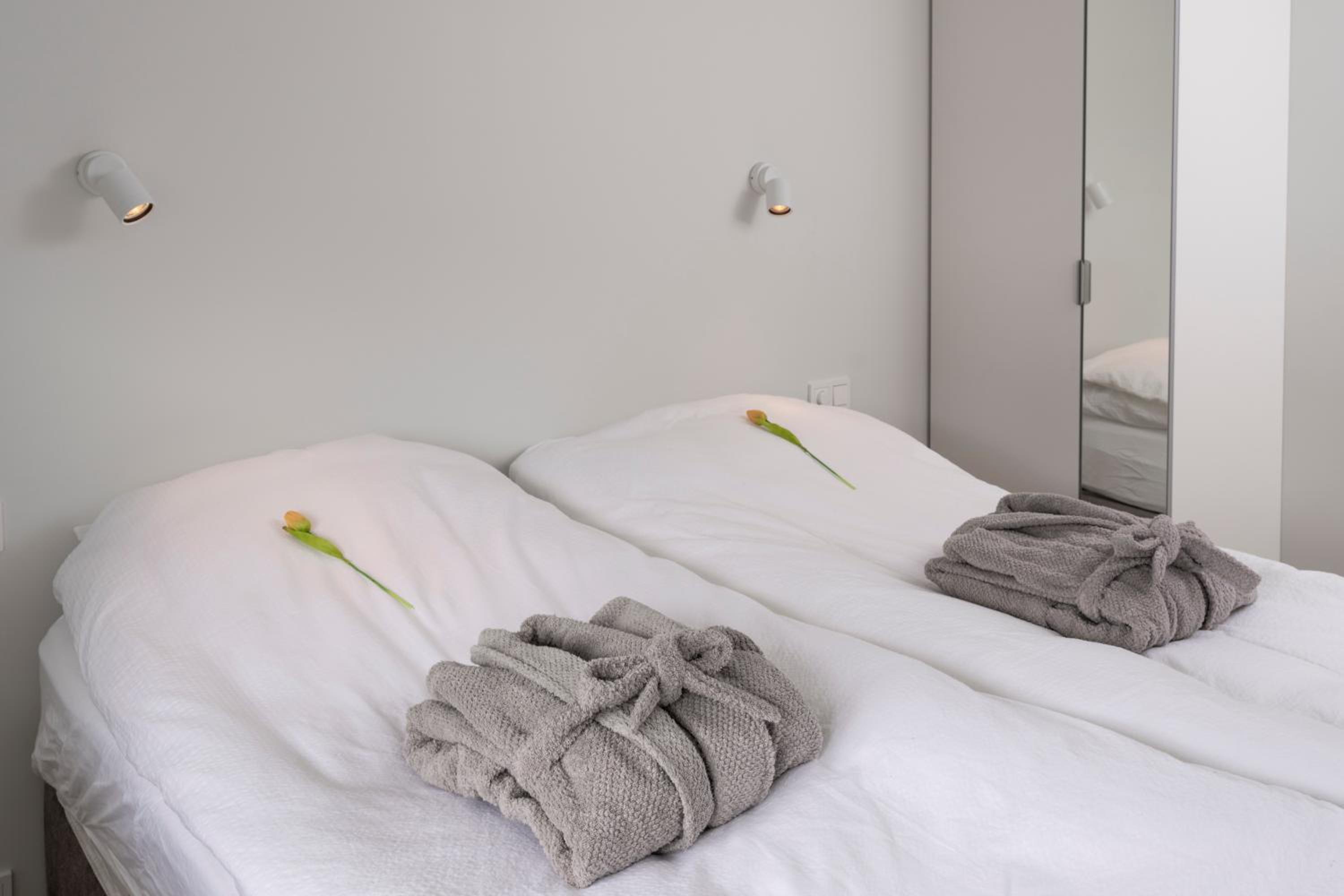 One-Bedroom Apartment - Photo 3
