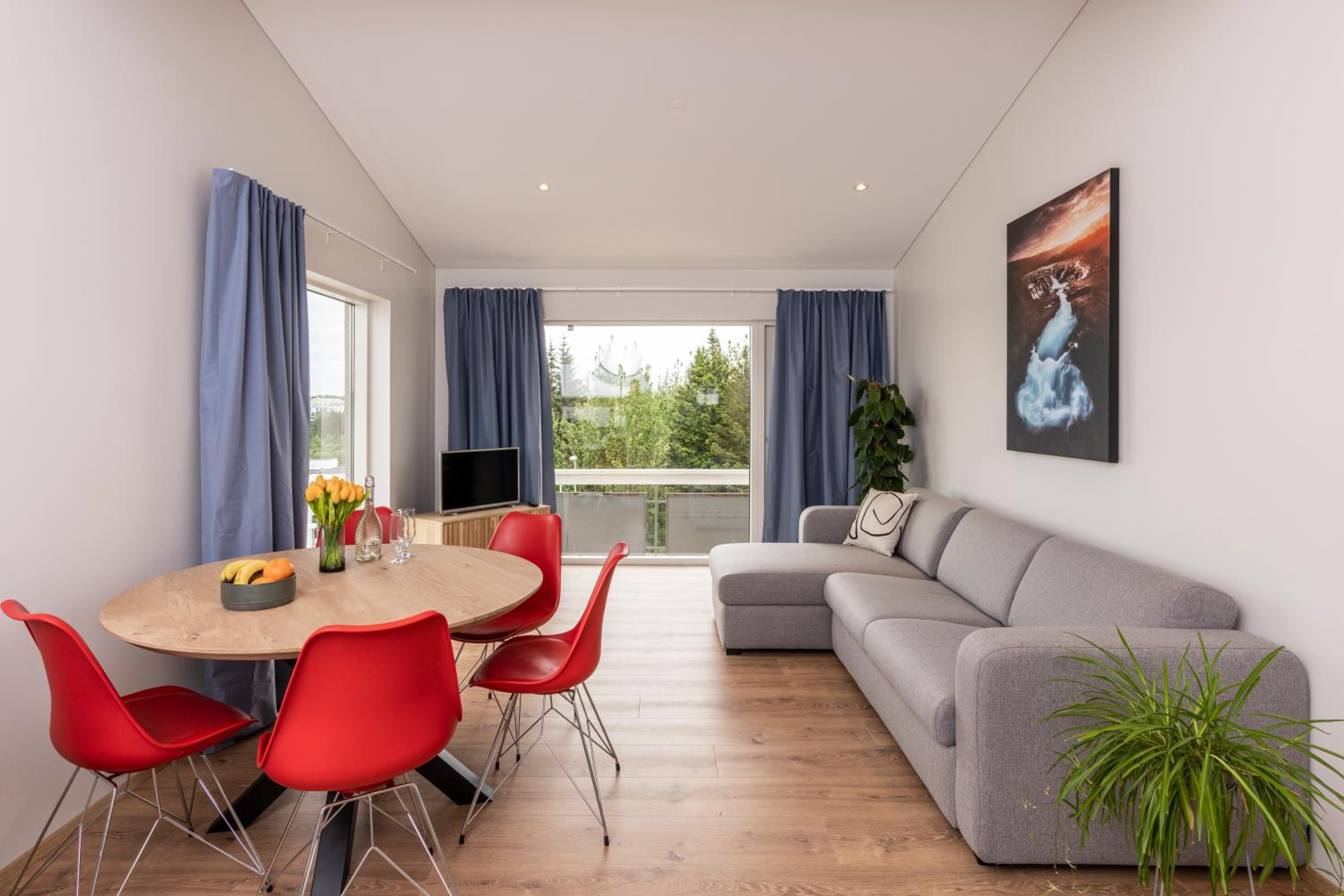 One-Bedroom Apartment - Photo 1