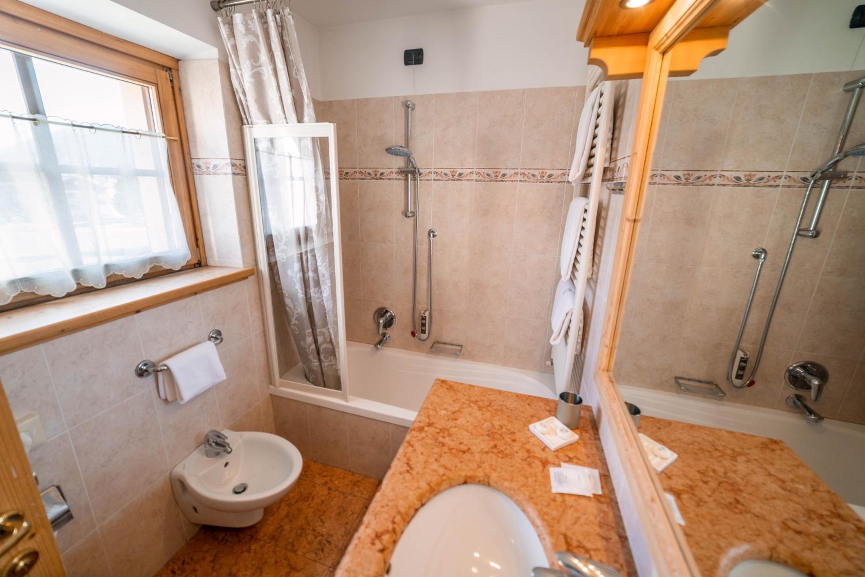 Double or Twin Room - Attic - Photo 5