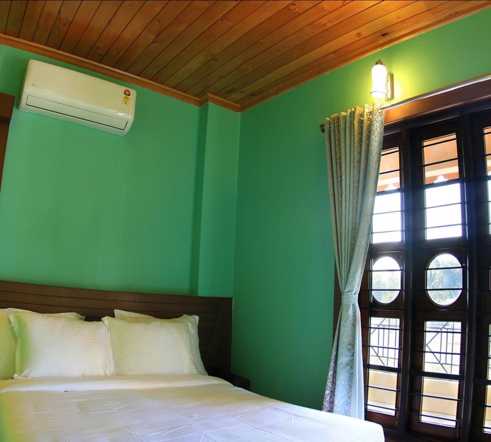 Deluxe Double Room with Balcony photo 2