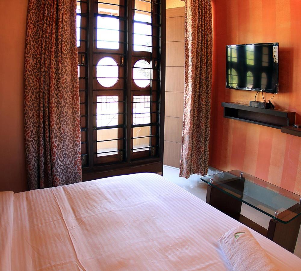 Budget Double Room photo 3