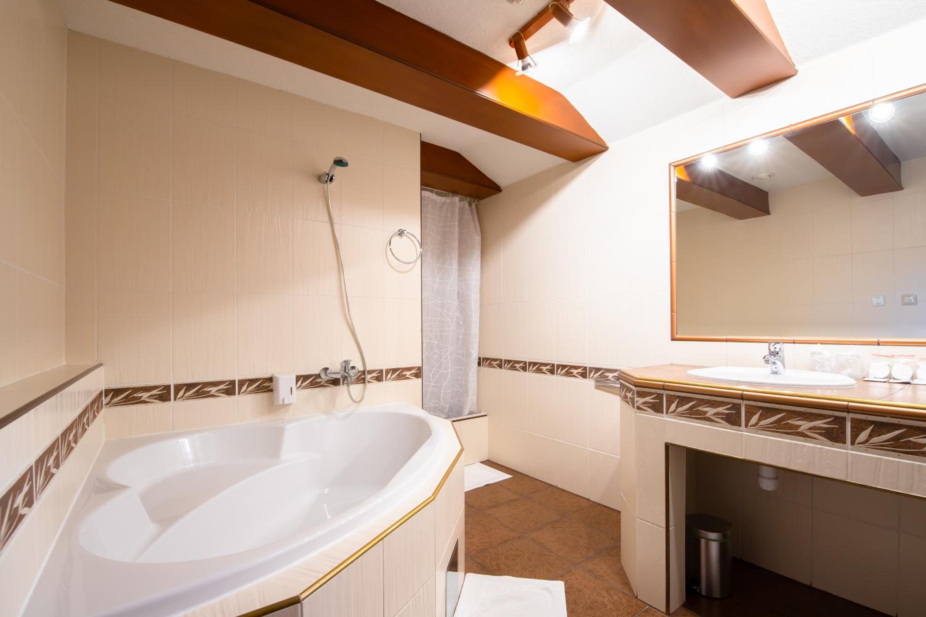 Superior Family Suite photo 3