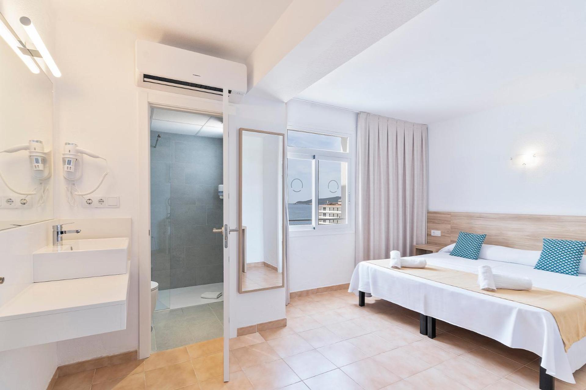 Double Room - Photo 21