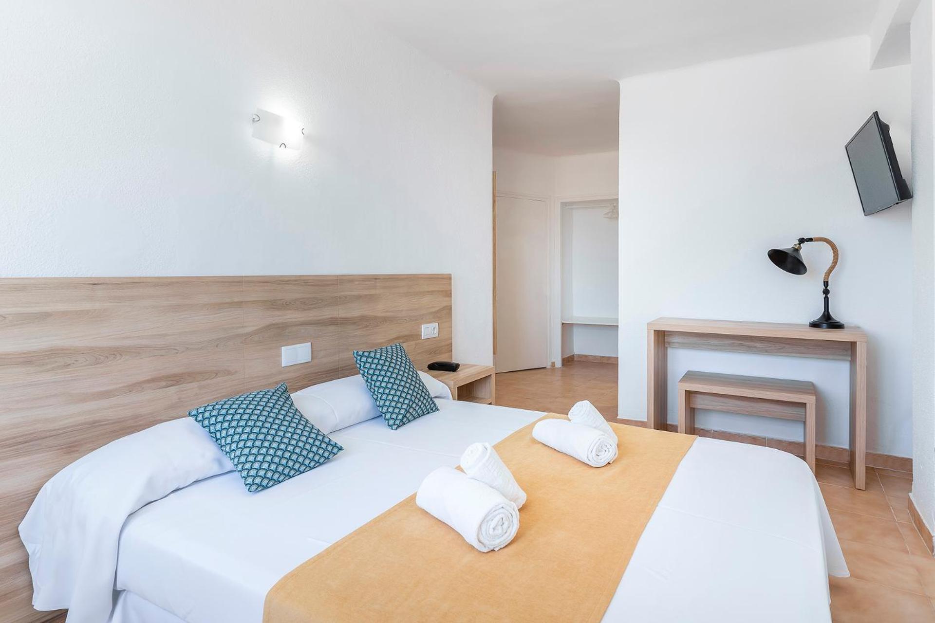 Double Room - Photo 24