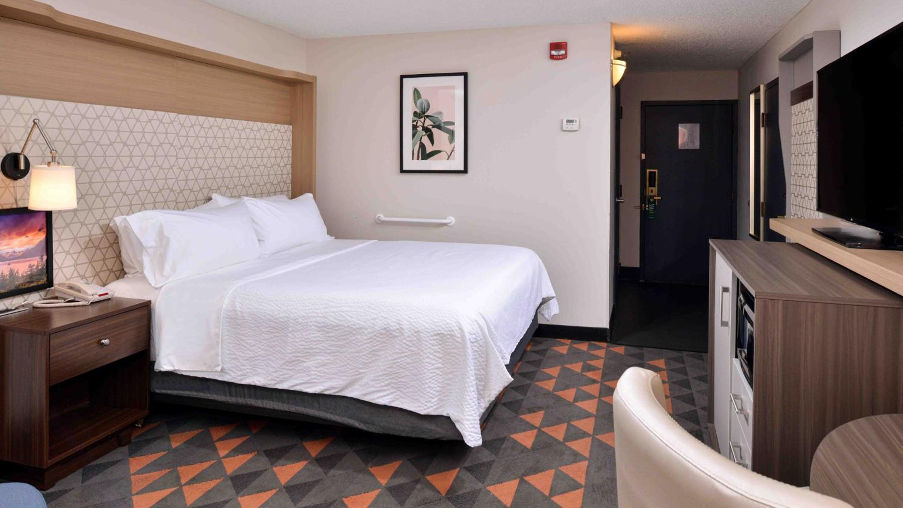 King Room - Mobility Access/Hearing Accessible - Photo 12