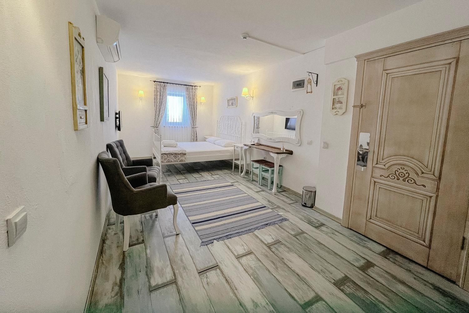 Economy Triple Room