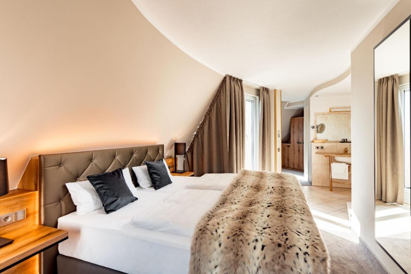 Superior Suite - Photo 4