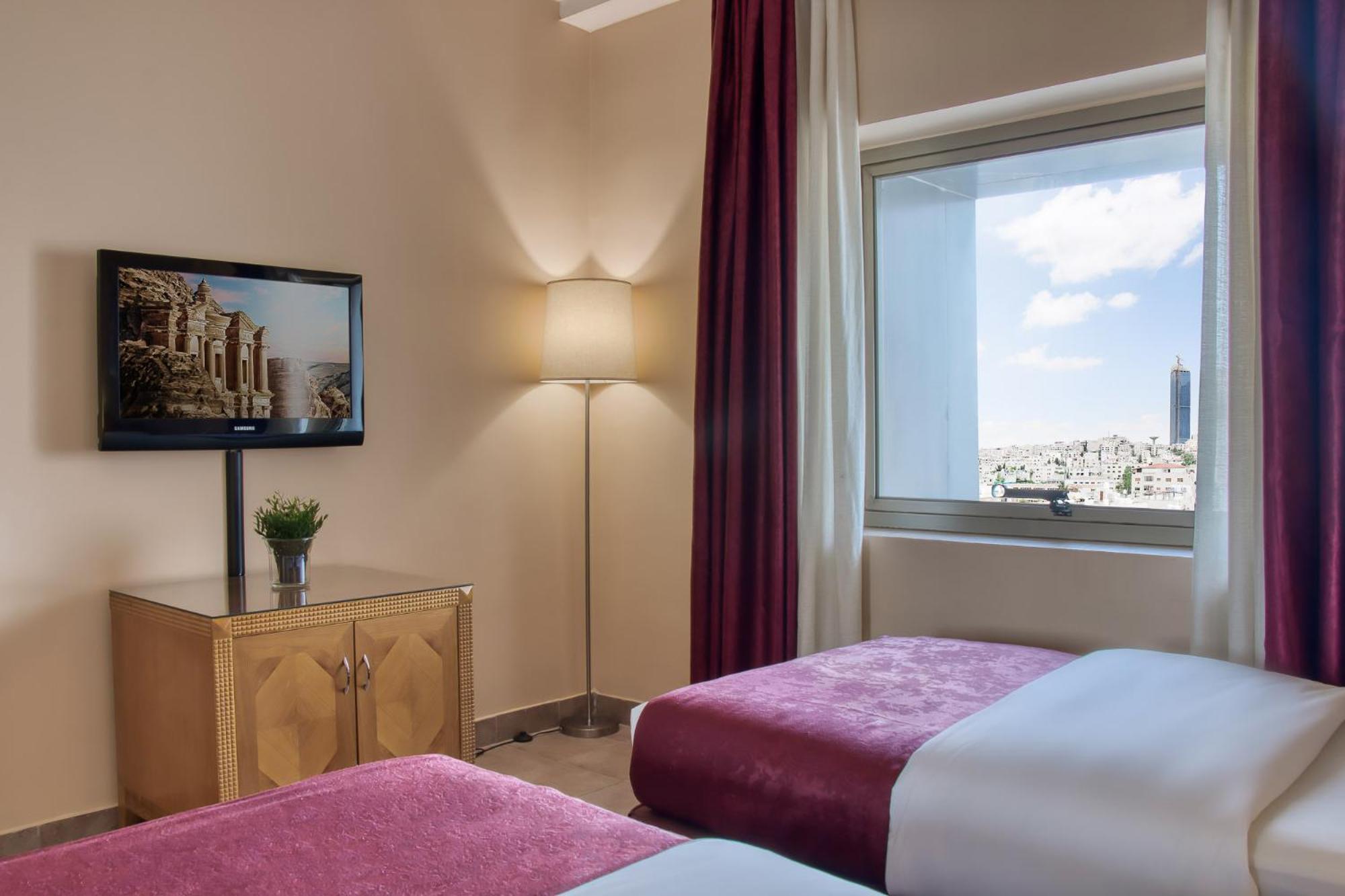 Deluxe Twin Room photo 2