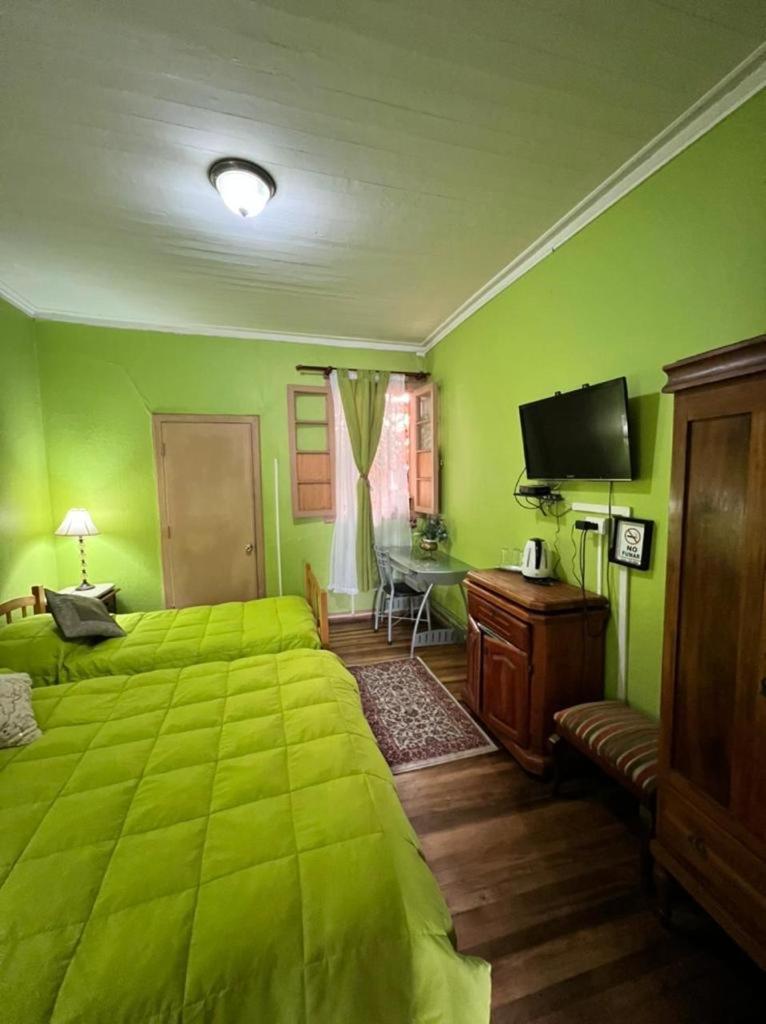 Triple Room with Bathroom photo 2