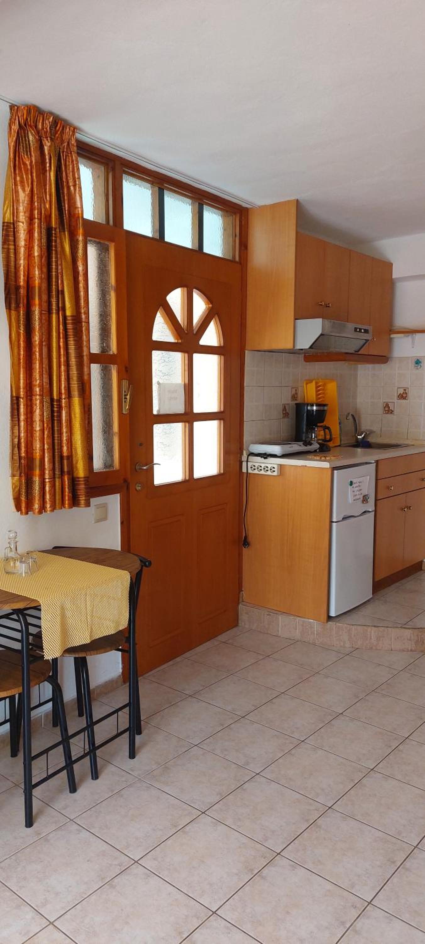 One-Bedroom Apartment - Photo 28
