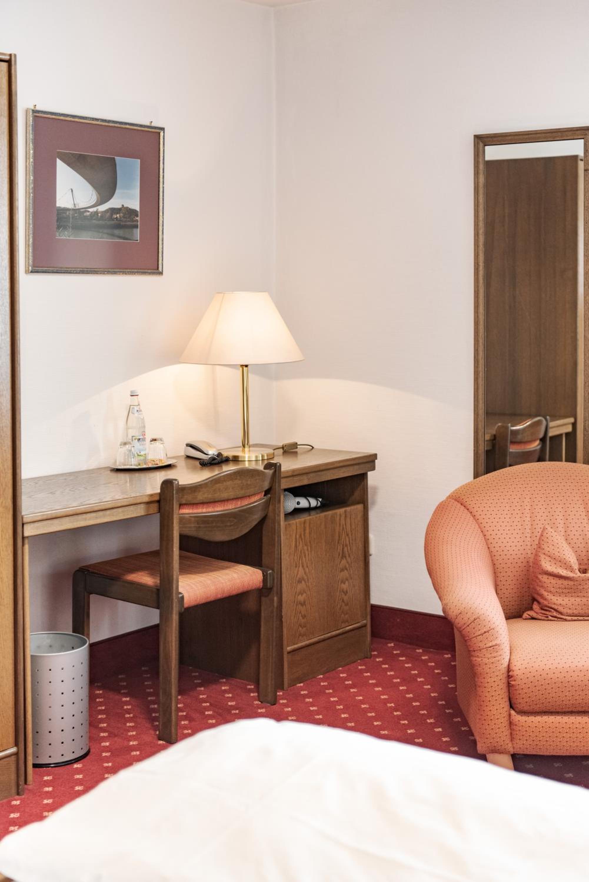 Budget Double Room photo 3