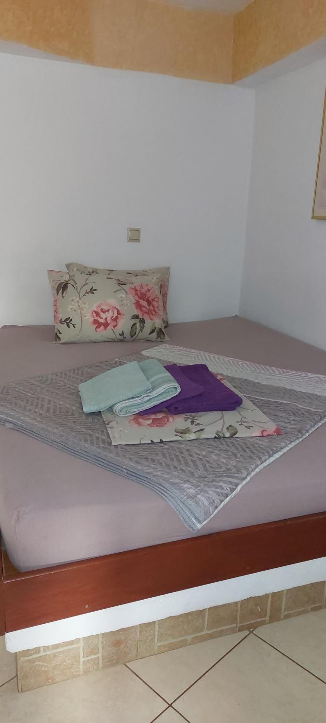 One-Bedroom Apartment - Photo 43