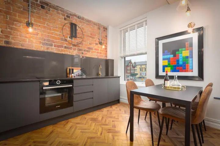 Two-Bedroom Apartment - Photo 13