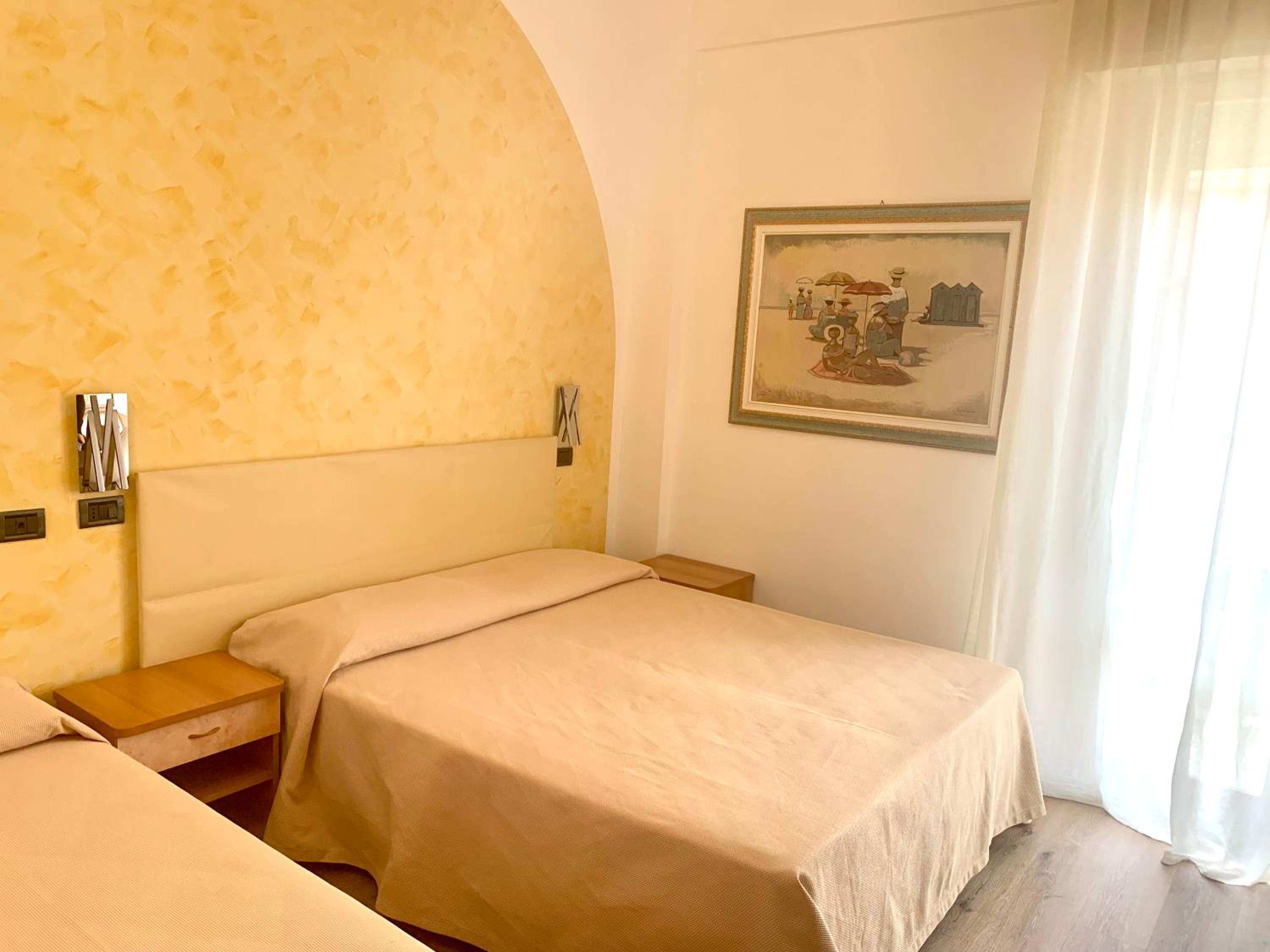 Triple Room with Balcony - Photo 3