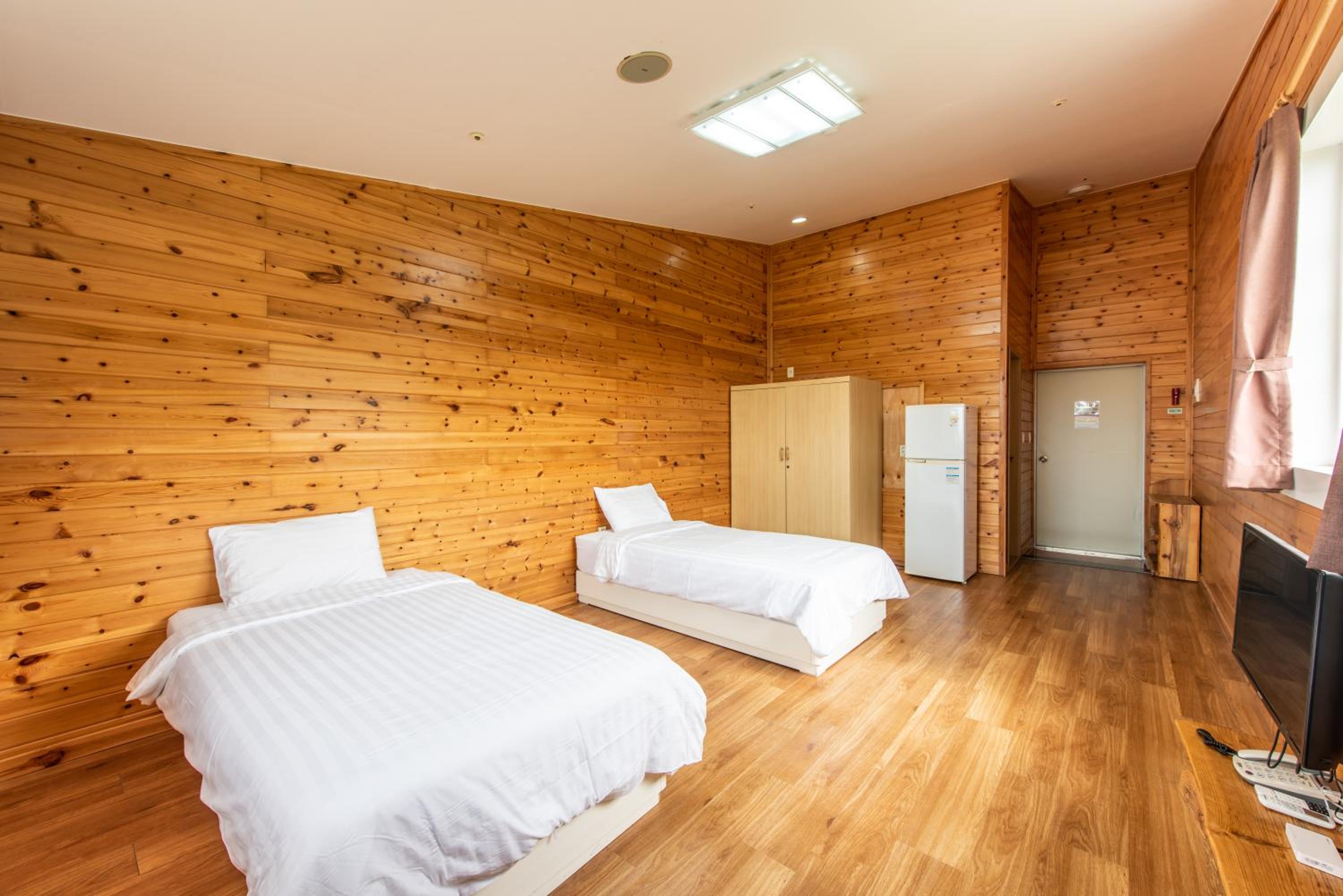 Twin Room - Photo 1
