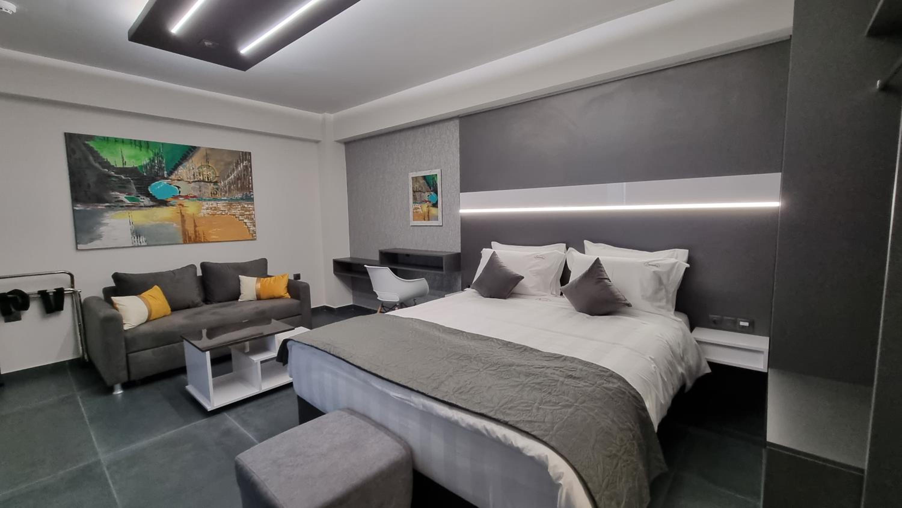 Suite with Balcony photo 1