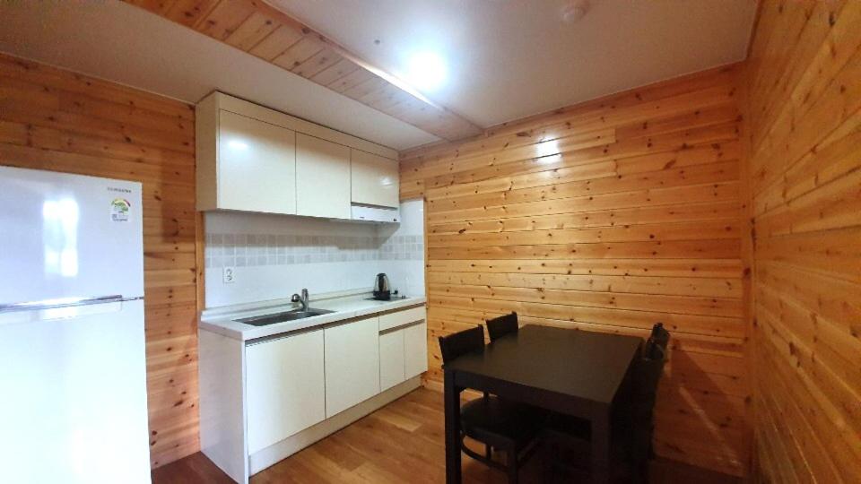 Family Room - Photo 6