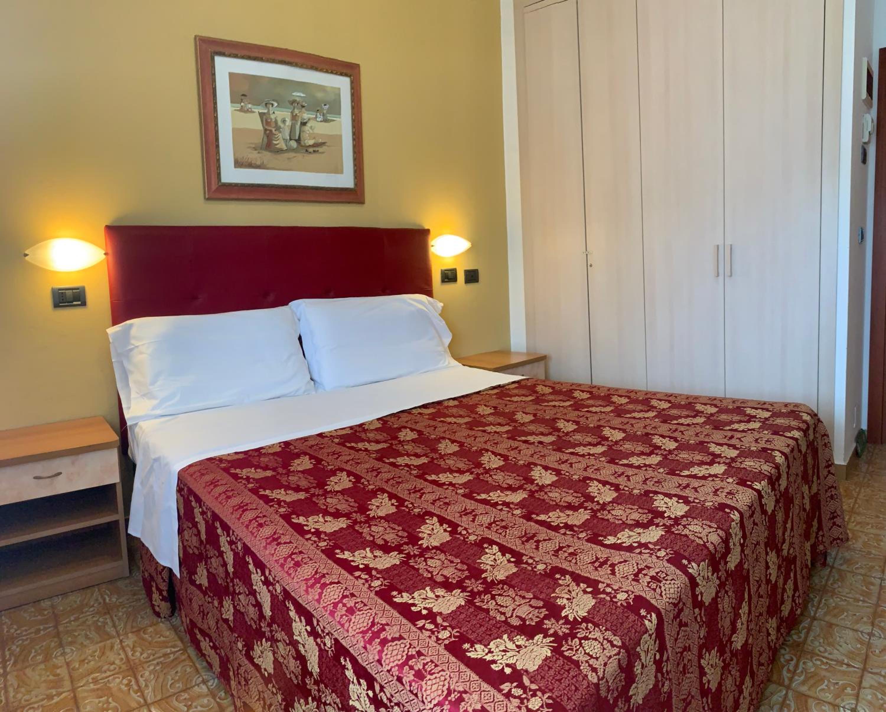 Double Room - Photo 2