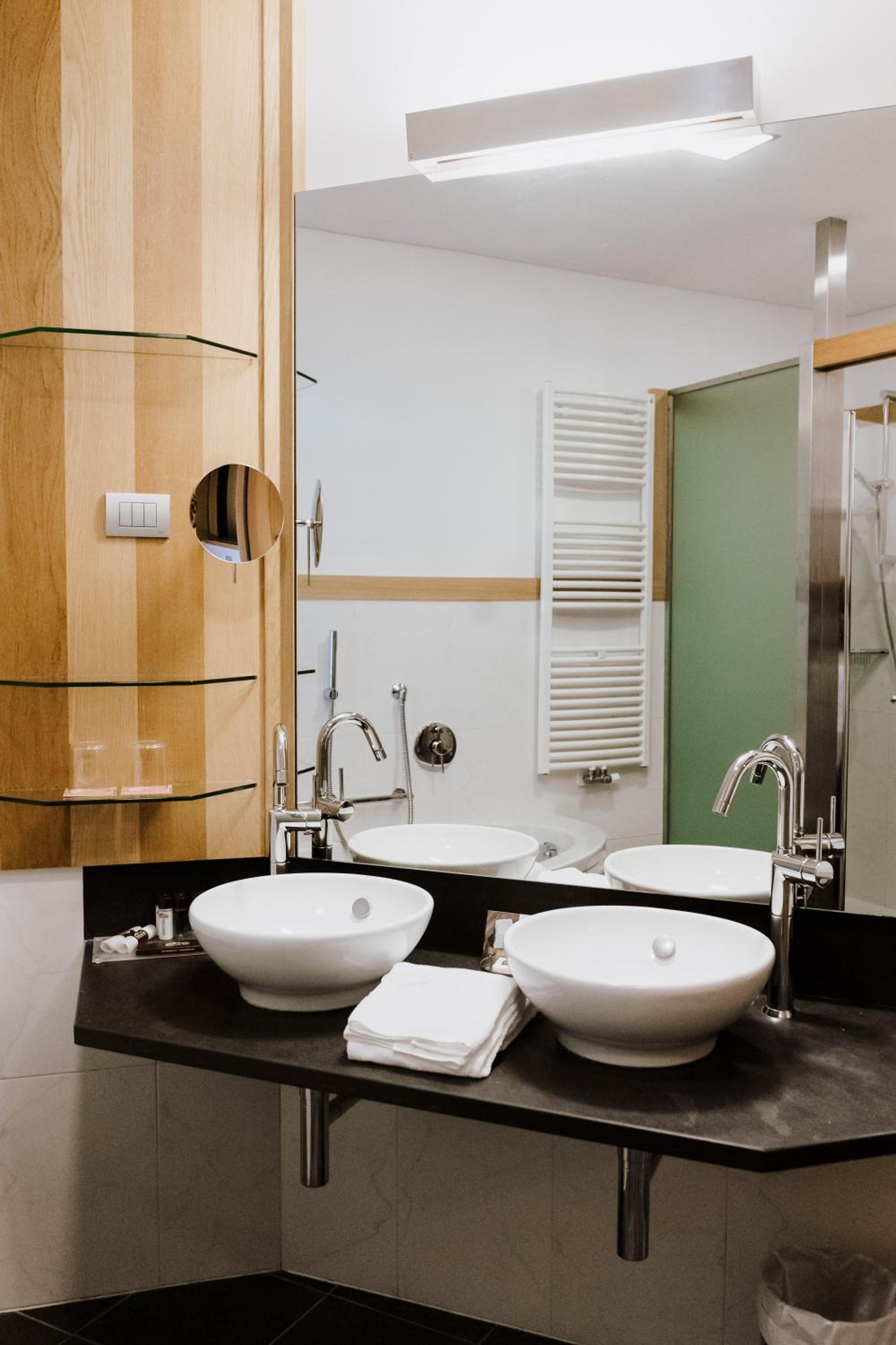 Prestige Suite - Photo 8