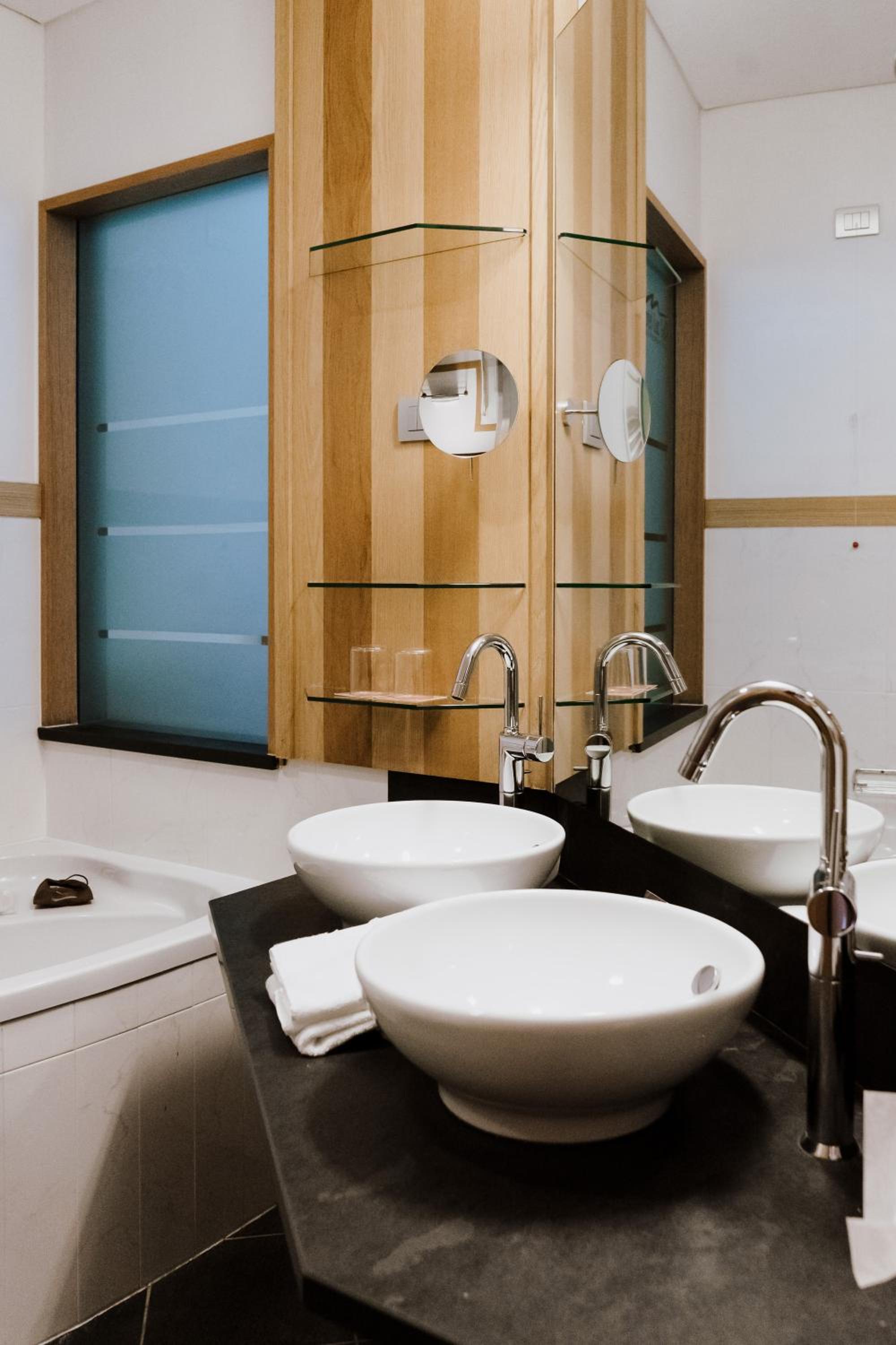 Prestige Suite - Photo 31