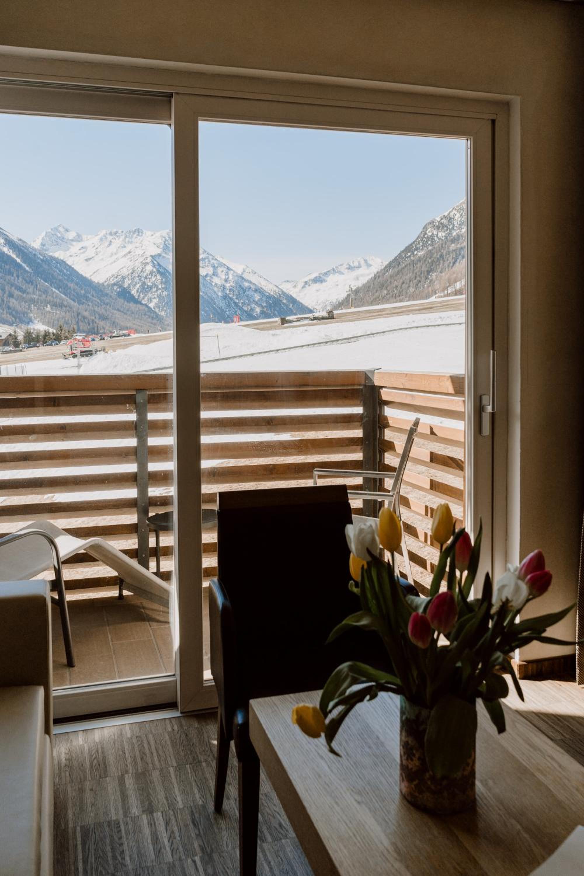 Double Room with Mountain View - Photo 2