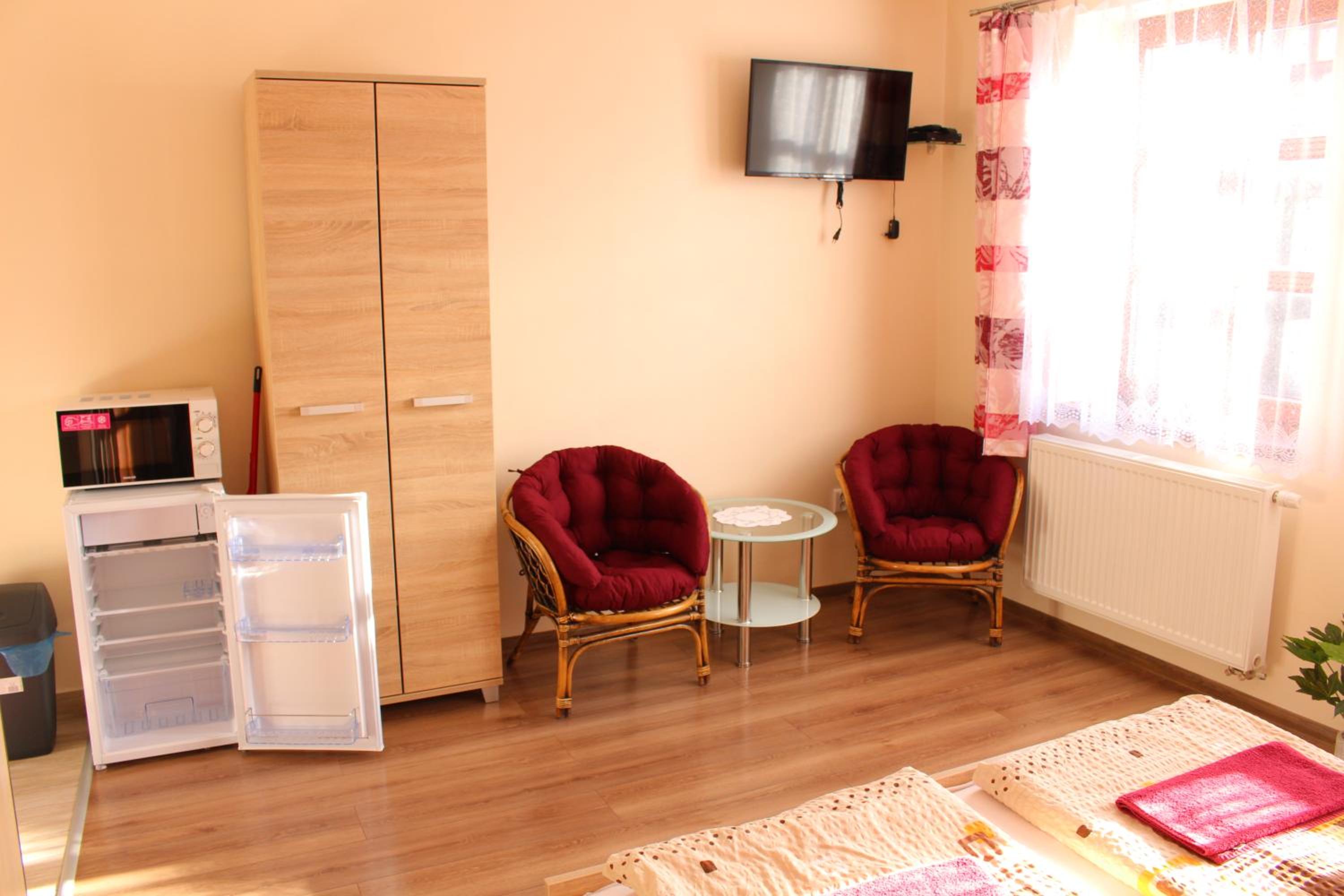 One-Bedroom Apartment with City View photo 2