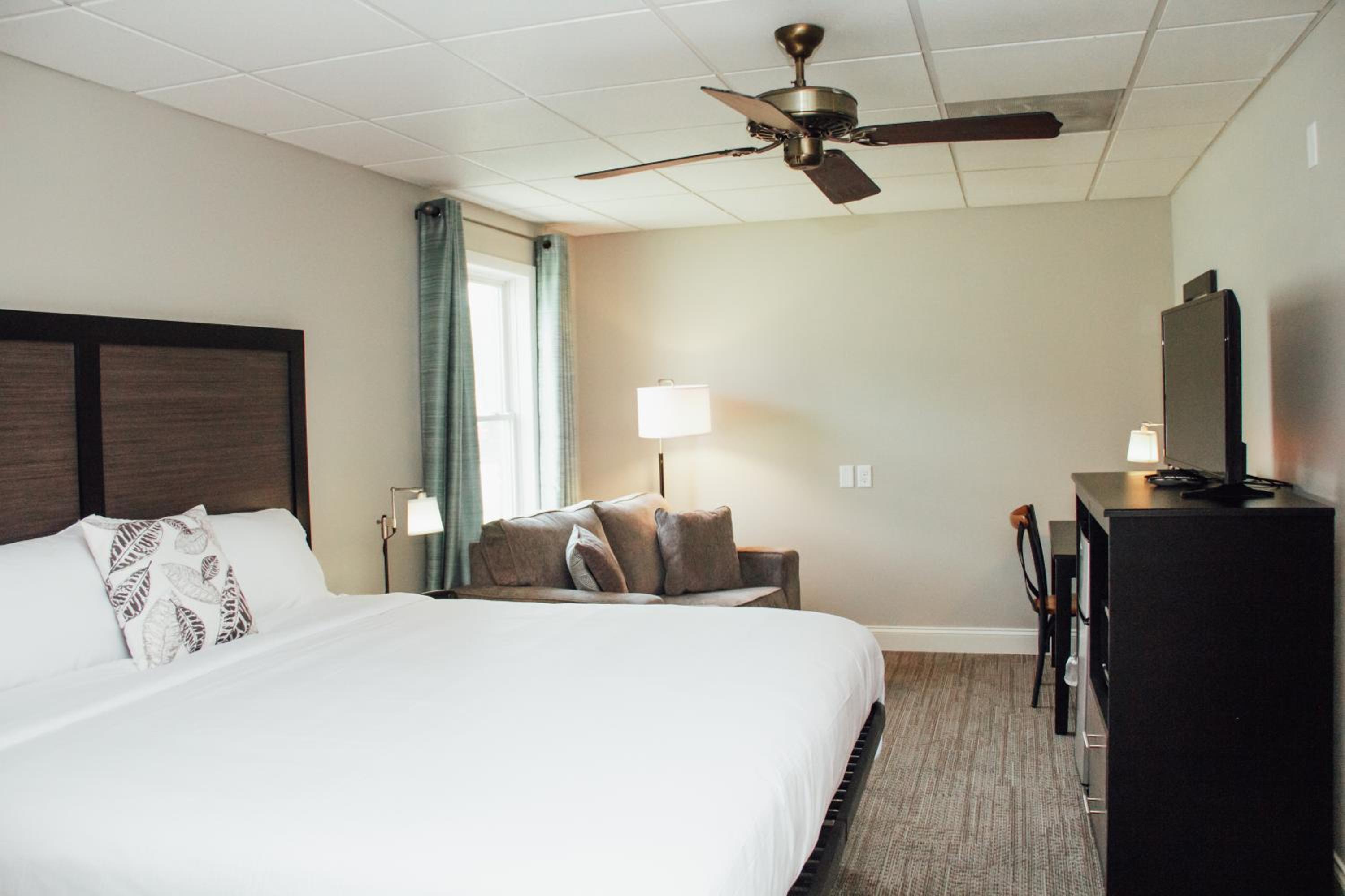 Deluxe King Room photo 3